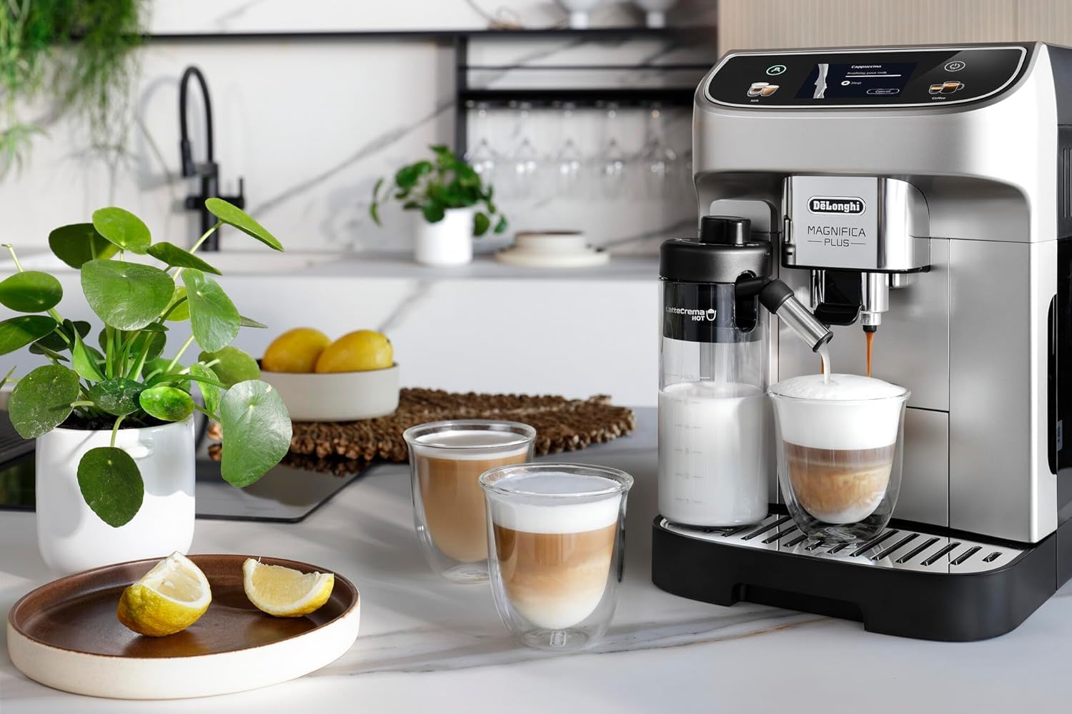 De’Longhi Magnifica Plus – Perfetto Macchina da Caffè Automatica, LatteCrema Montalatte Automatico, 18 Bevande in un Solo Tocco, Display Touch a Colori, Argento e Nero (ECAM322.70.SB)