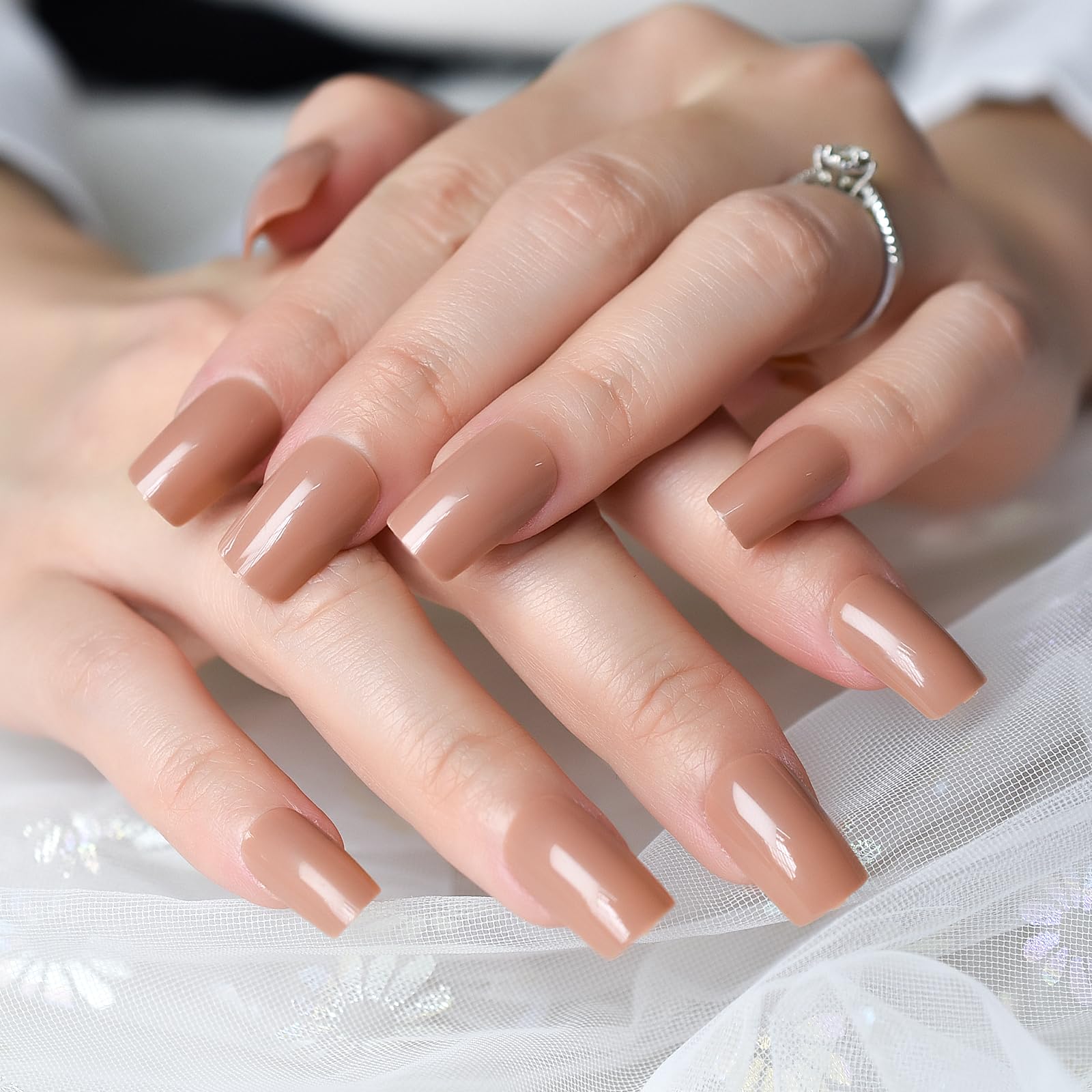 Glossy Light Brown Press on Nails Medium Length Squoval False Nails Acrylic Fake Nail Art Tips Manicure Kits