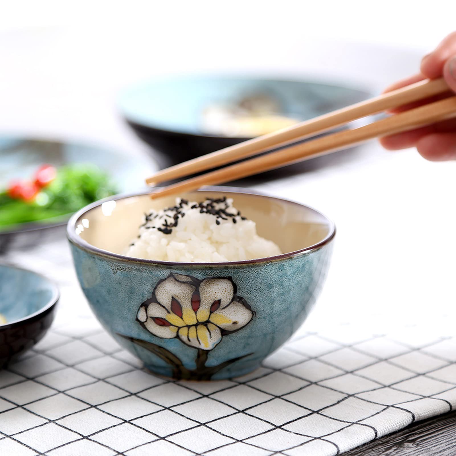 26-częściowy porcelanowy zestaw obiadowy, kompletny zestaw naczyń z talerzami płaskimi, talerzami deserowymi, głębokimi talerzami i miseczkami na płatki śniadaniowe, zestaw naczyń dla 4 osób