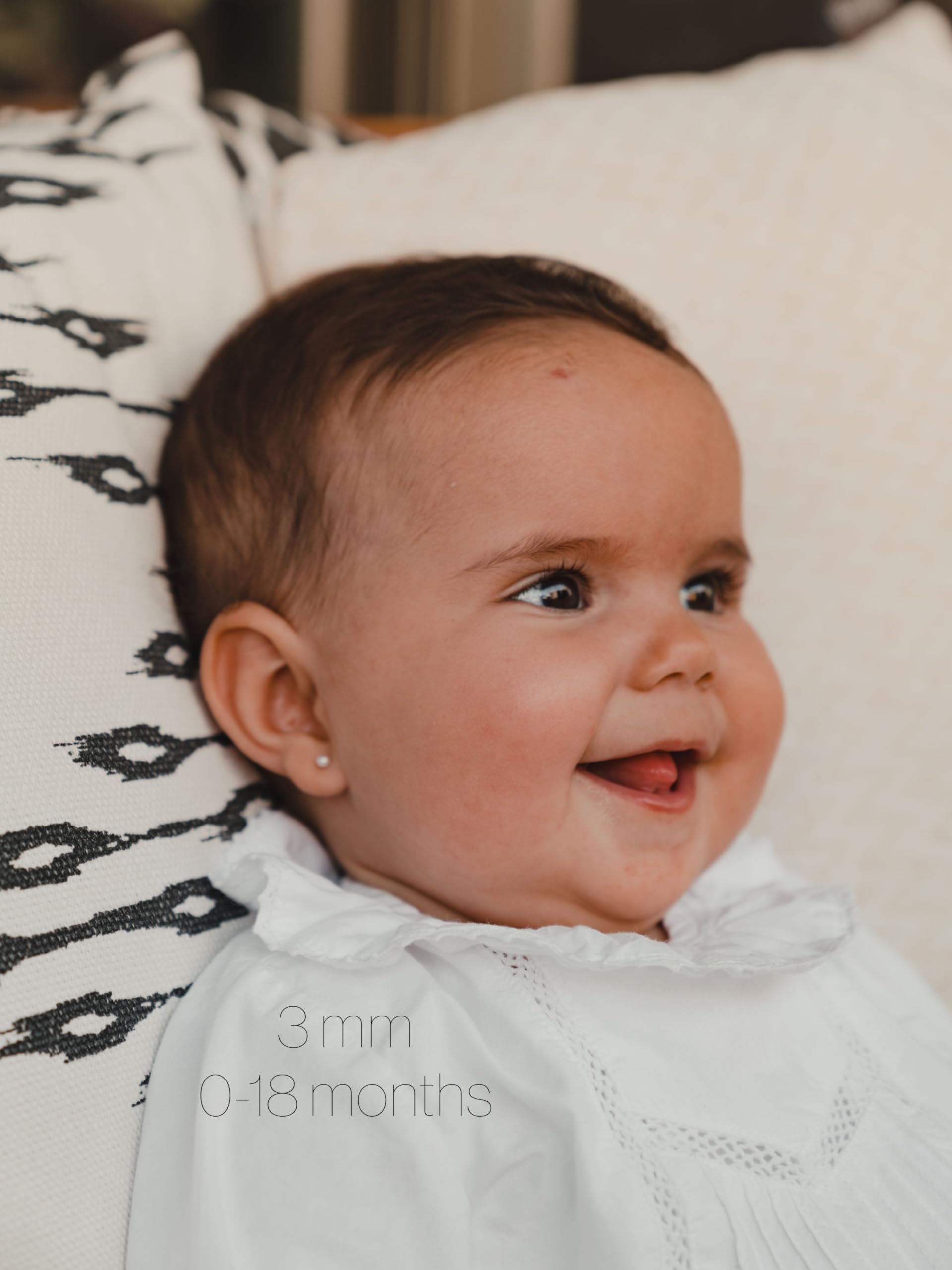 SECRET & YOU - Perlenohrringe für Babys und Mädchen. Weiße runde Perlen mit speziellen Gewindemuttern - Erhältlich in 18 Karat Gold oder 925 Sterling Silber und in verschiedenen Größen.