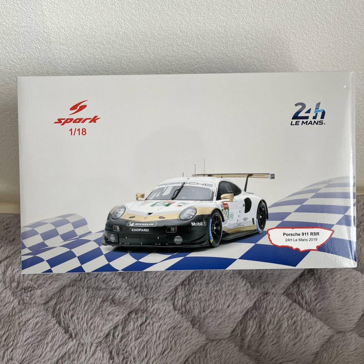 Amazon.co.jp: Spark スパーク 1/18 ポルシェ 911 RSR #92 ル
