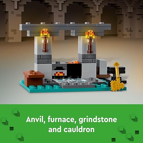Miniatura 3 de LEGO Minecraft - Juego de construcción de The Armory, incluye figuras populares de Minecraft Alex y Armorsmith, juguete de acción para jugadores y