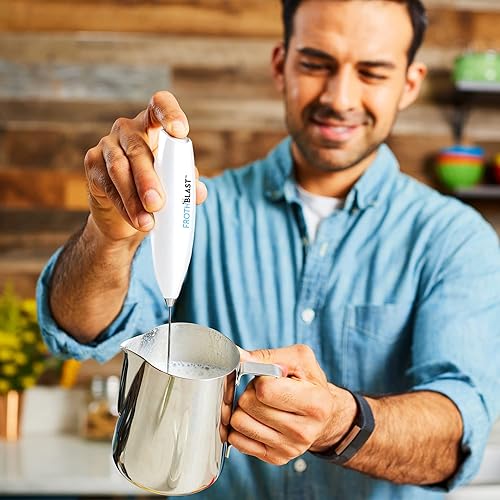 Miniatura 3 de Espumador de leche de mano para café (máquina de espuma), batidor eléctrico para lattes, capuchino, frappé, matcha, chocolate caliente (blanco)