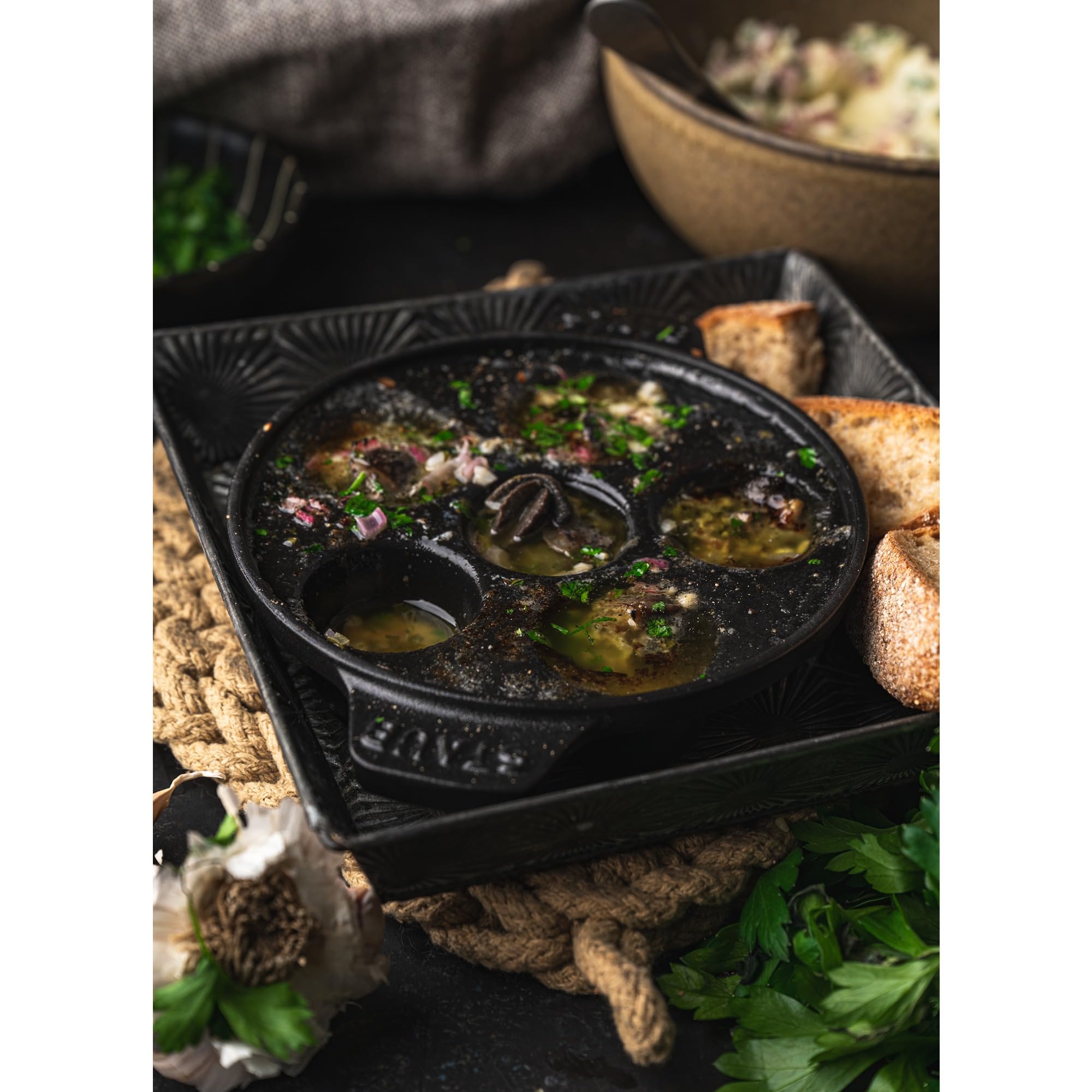 STAUB 1301523 - Piatto per escargot, in ghisa, nero opaco