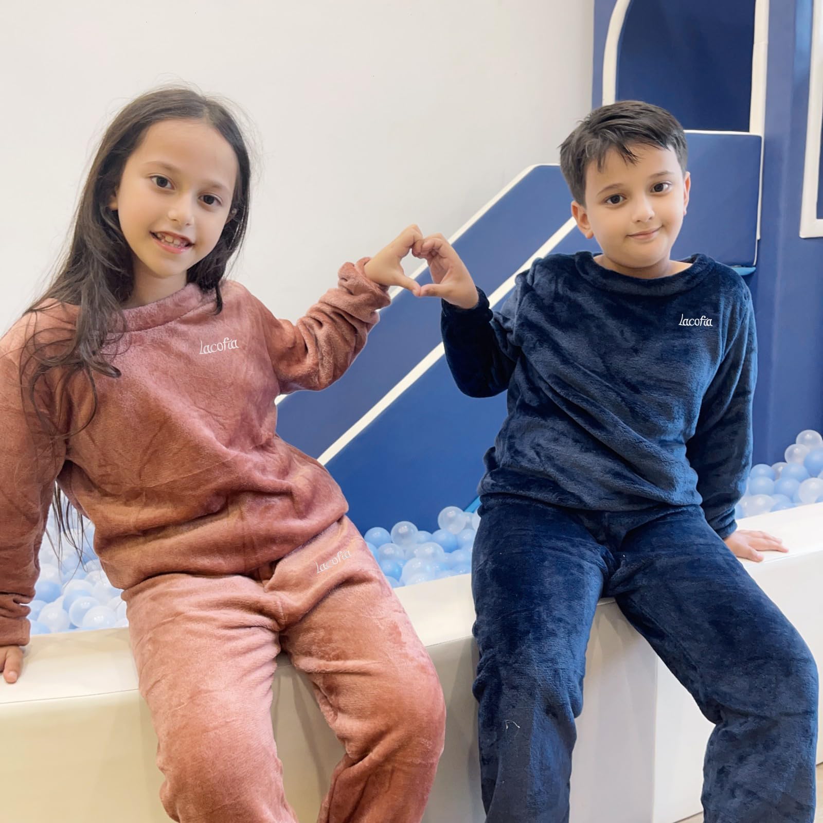 LACOFIA Ensembles de Pyjama Enfant Hiver en Polaire 2 Pièce Vêtements de Nuit à Manches Longues Garçons Filles Loungewear Chaud