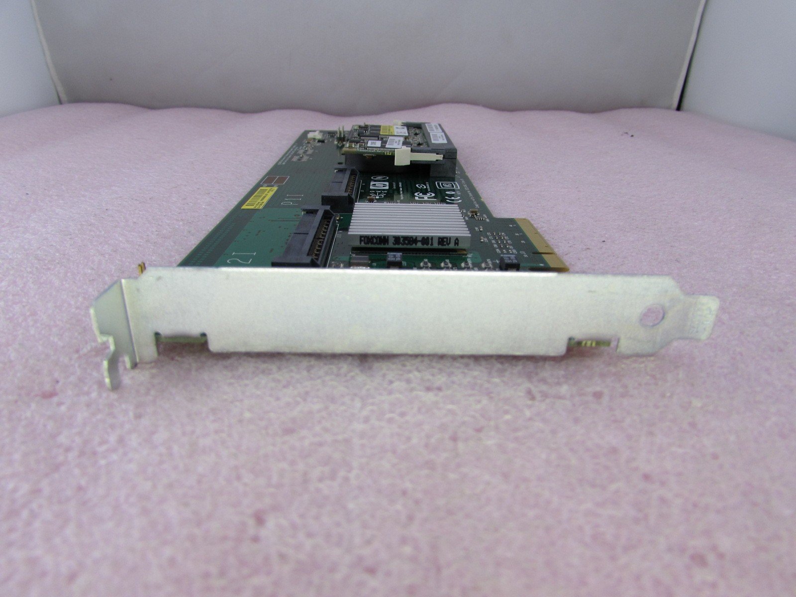 HP 412799 – 001 Smart Array E200 PCIe X4 SAS RAID controller card + 128 MB Cache