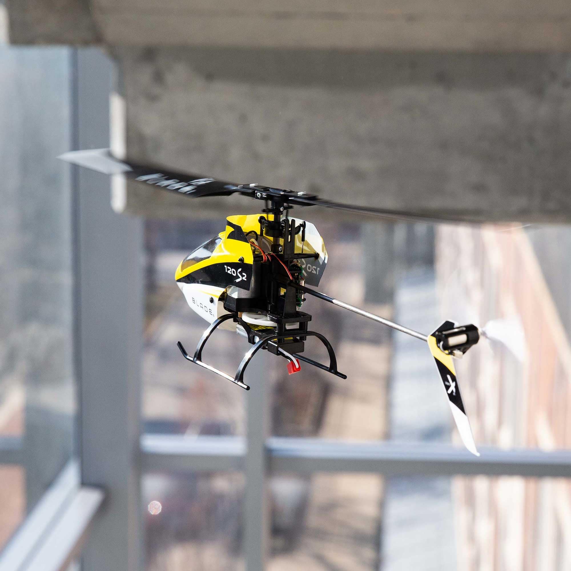 Blade 120 S2 BNF, Ferngesteuerter Hubschrauber, mit Safe Mode, RC Helicopter, Einsteiger, Indoor Heli, ab 14 Jahren, inkl. Akku & exkl. Fernsteuerung, BLH11800