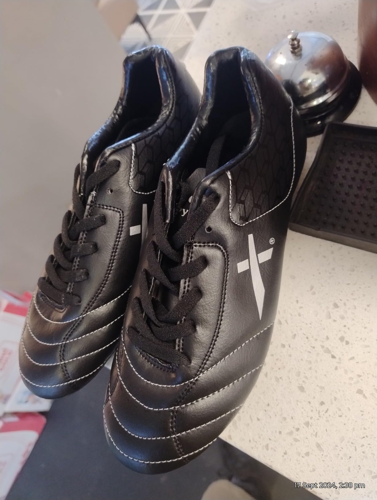 Vector X Dynamic 2.0 Football Shoe (Dynamic 2.0, Numeric_6) Black ...