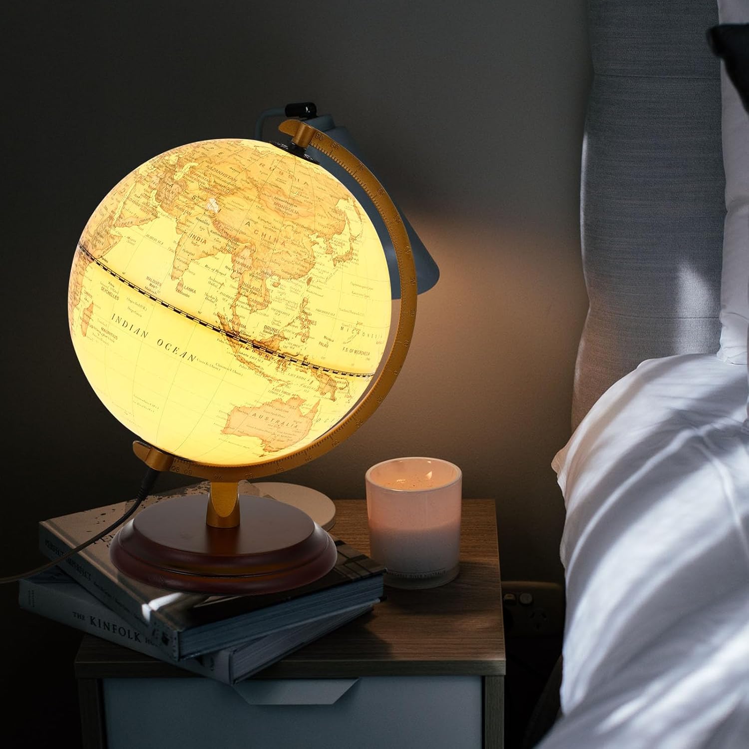 Antique Terrestrial Globe with Lamp Vintage Style USB Powered English Teaching Aid Decorative Globe Decor for Home Office Tabletop Display