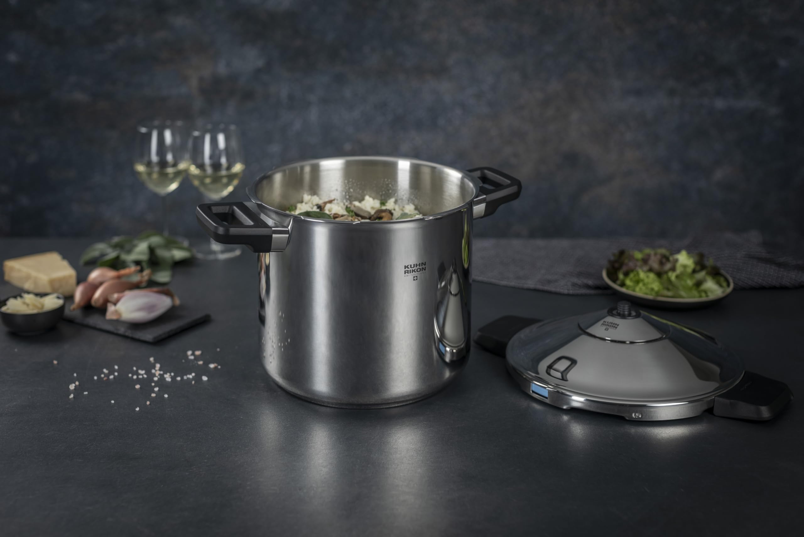 Kuhn Rikon DUROMATIC - Olla a presión para estufa de 7,0 L, 22 cm, fabricada en Suiza, acero inoxidable 18/10, eficiencia energética, tapa de bloqueo seguro, funciona en inducción y todas las estufas