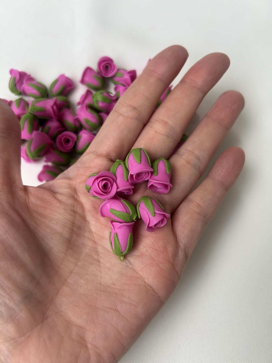 50 PCS Medium Clay Rose Flower Beads for Jewelry Making Garland DIY Craft Supplies (Pink-Purple)