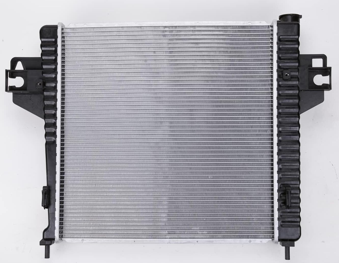 Compatible with Jeep Liberty 2002 2003 2004 2005 Radiator 2.4L L4 Engine Partslink: CH3010270 / OEM: 52080123AC