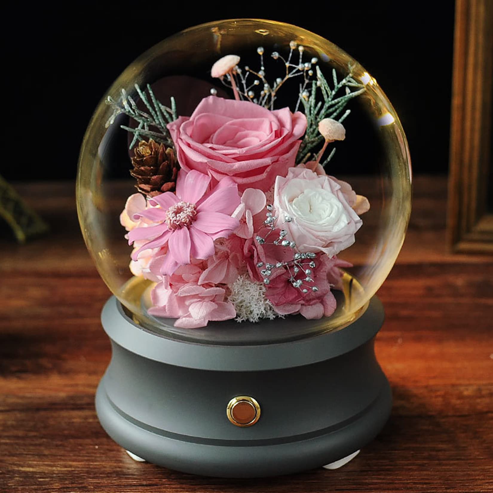 Dôme en verre Forever Fresh Rose, un objet décoratif luxueux et durable