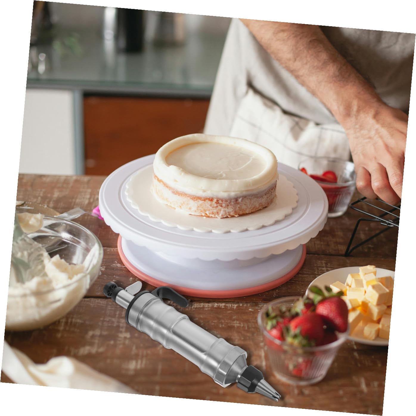 Edelstahl Tortendekorationsmaschine mit Ergonomischem Griff für Selbstgemacht Backen Cupcake Kuchenspritze als Praktisches Backwerkzeug für Tortendeko zu Hause und Backstube