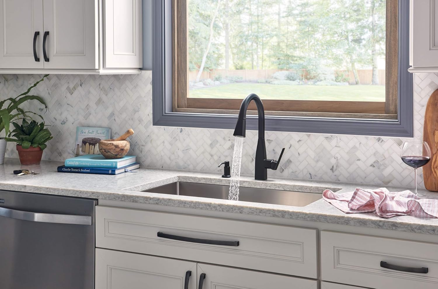 Peerless P7919LF-BL - Kitchen Faucet