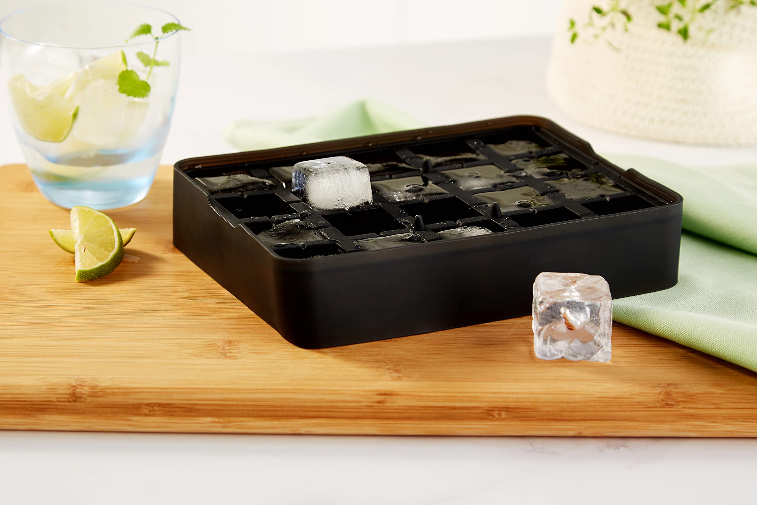 Lurch 240705 Ice Former Cubes/Eisbereiter aus 100% BPA-freiem Platin Silikon mit Deckel für 20 Eiswürfel (3 x 3 cm), schwarz… – Ansicht 11