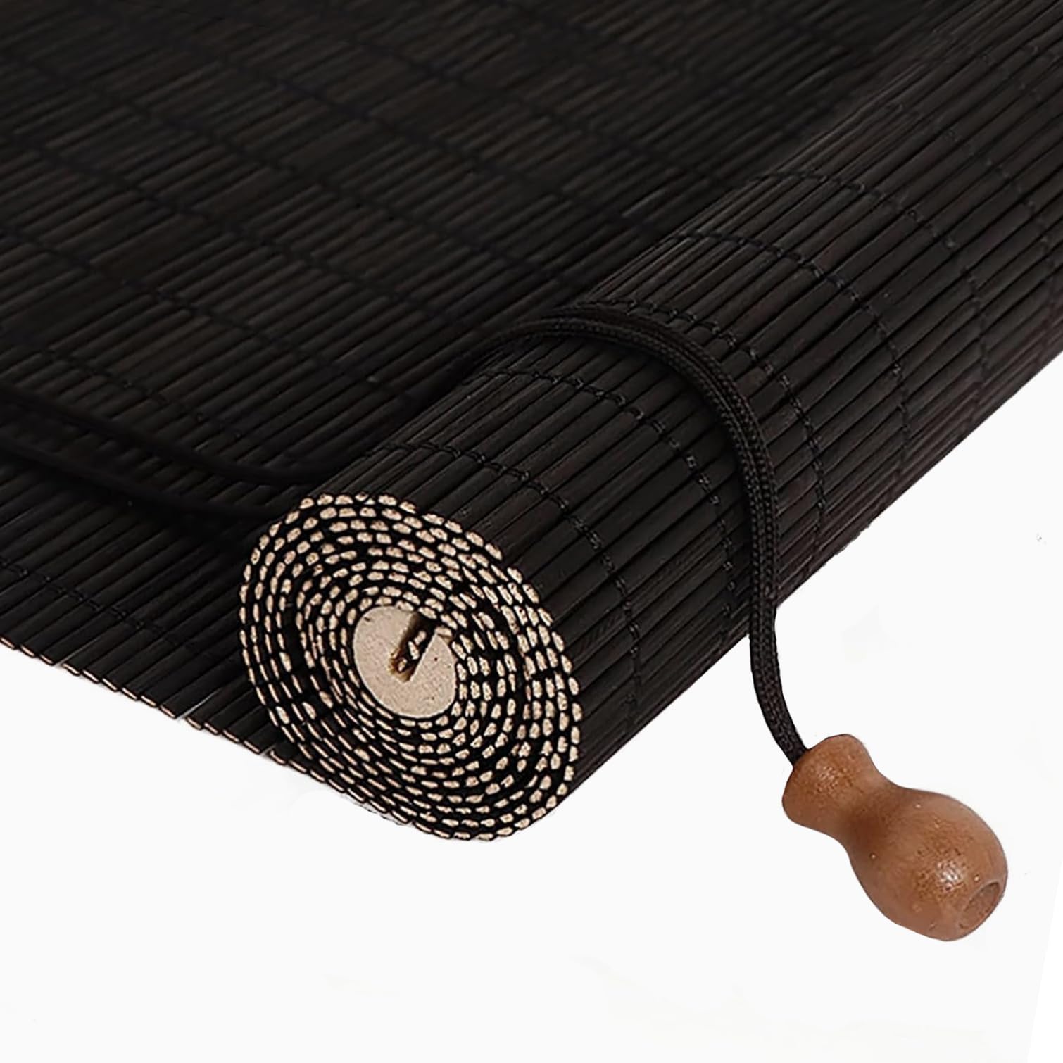 Store extérieur bambou noir filtrant la lumière pour pergola et balcon chic