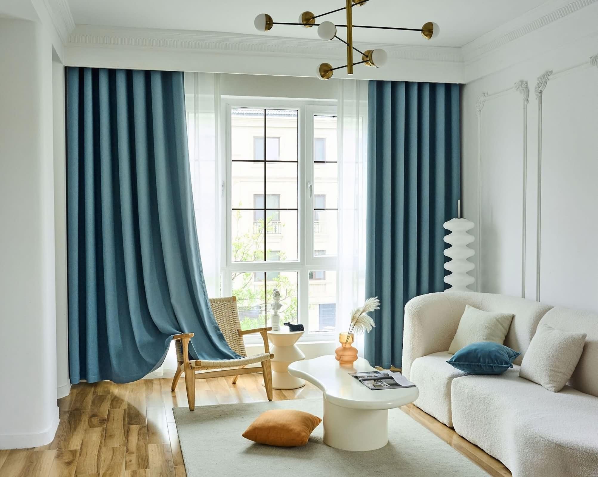 Rideaux chambre bleu nuit pour créer une ambiance cocooning