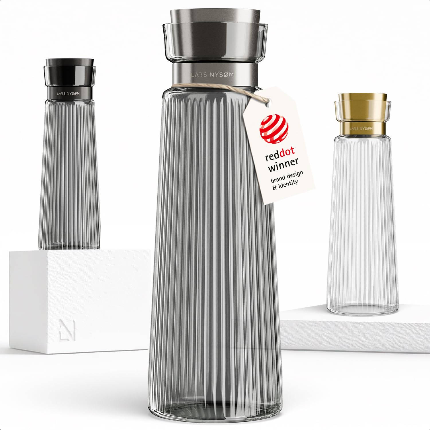 LARS NYSØM Water Carafe 1,5l with Stainless Steel Lid with Integrated Strainer | Elegant Glass Carafe & Pitcher for Juice, Lemonade | Water Jug for Everyday Use & Guests (Graphite/Steel, 1500ml)