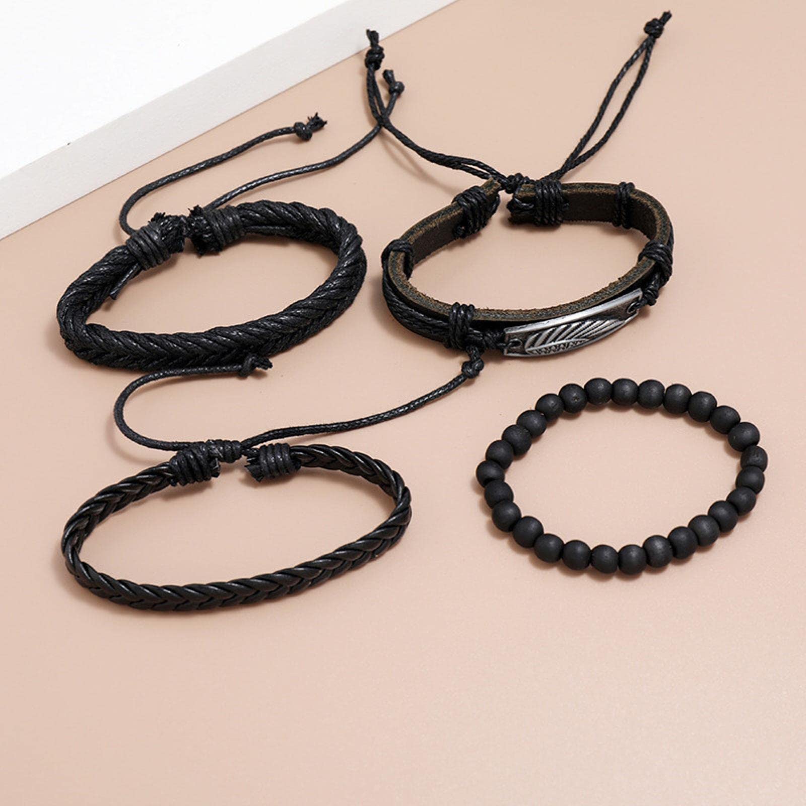 LYGXWJFC Pulsera de Cuero Multicapa con Plumas de Hoja Vintage para Hombre, Pulseras Trenzadas Hechas a Mano con Cuerda de Estrella, Regalo para Hombre