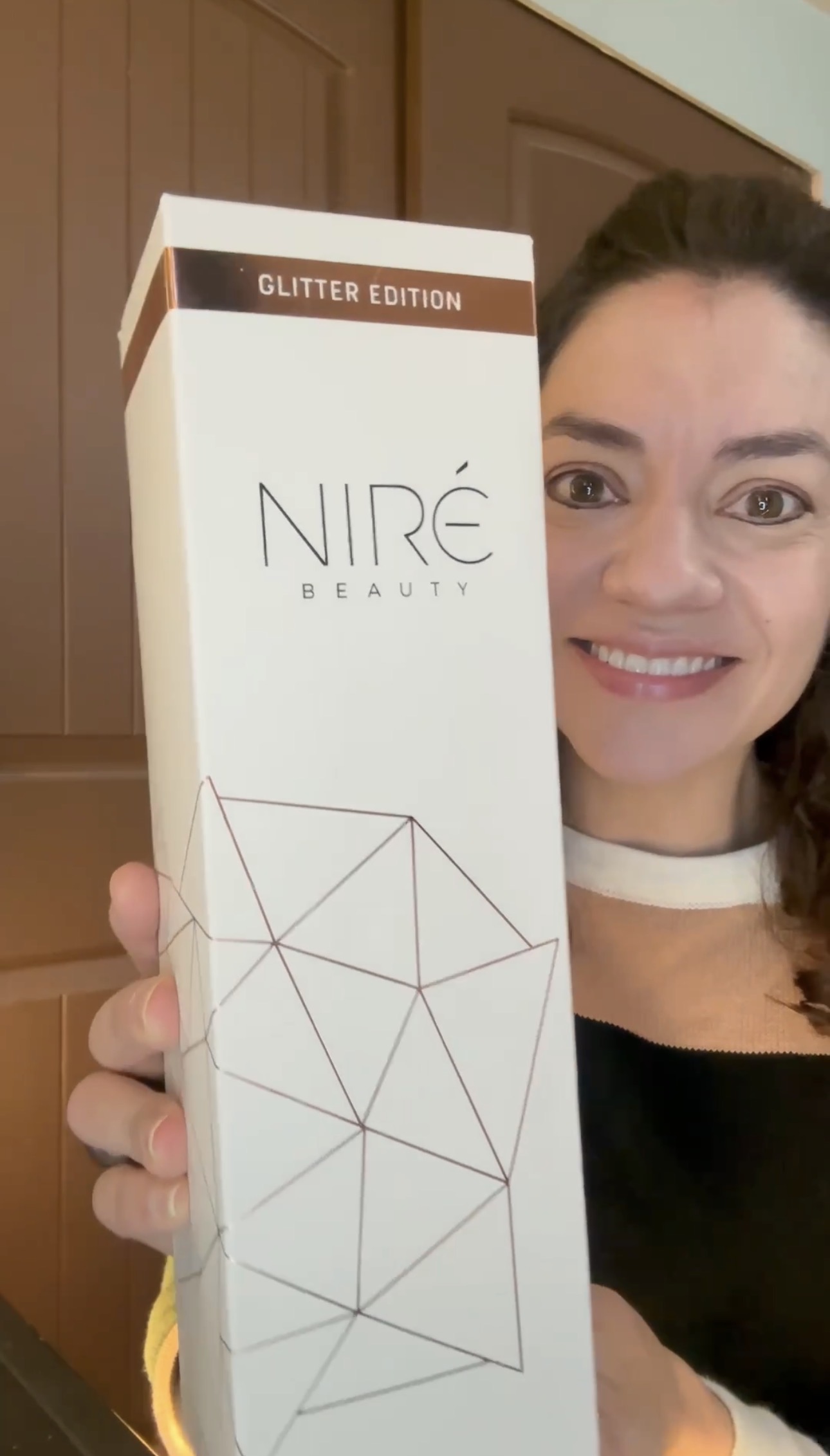 Watch Professional makeup brush set review on Amazon Live