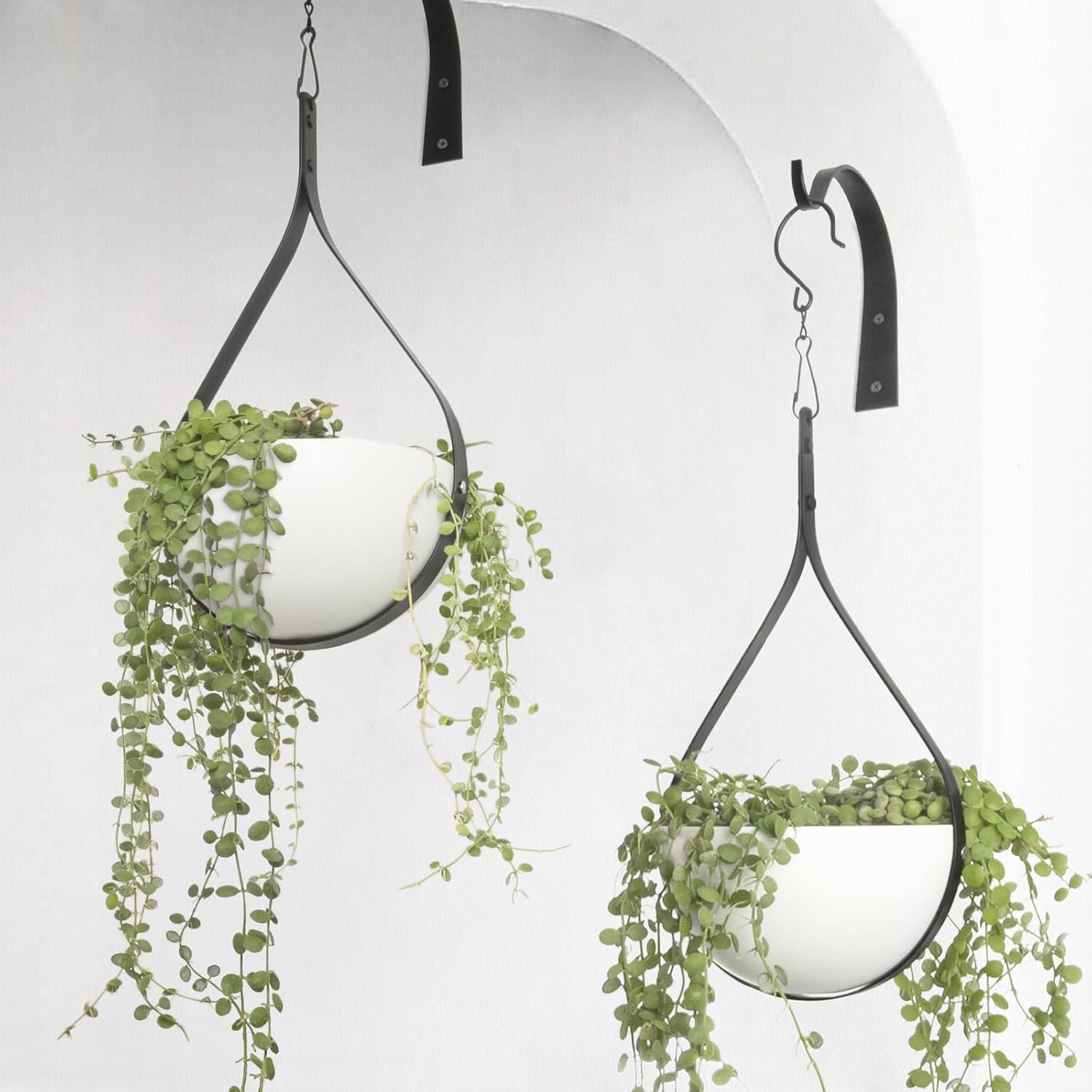 WHITE Hajia 2 Pack Waterdrop Shaped Hanging Planters, Black Iron Plant Hangers with Non-Detachable Pots, Modern Indoor/Outdoor Hanging Plant Holder