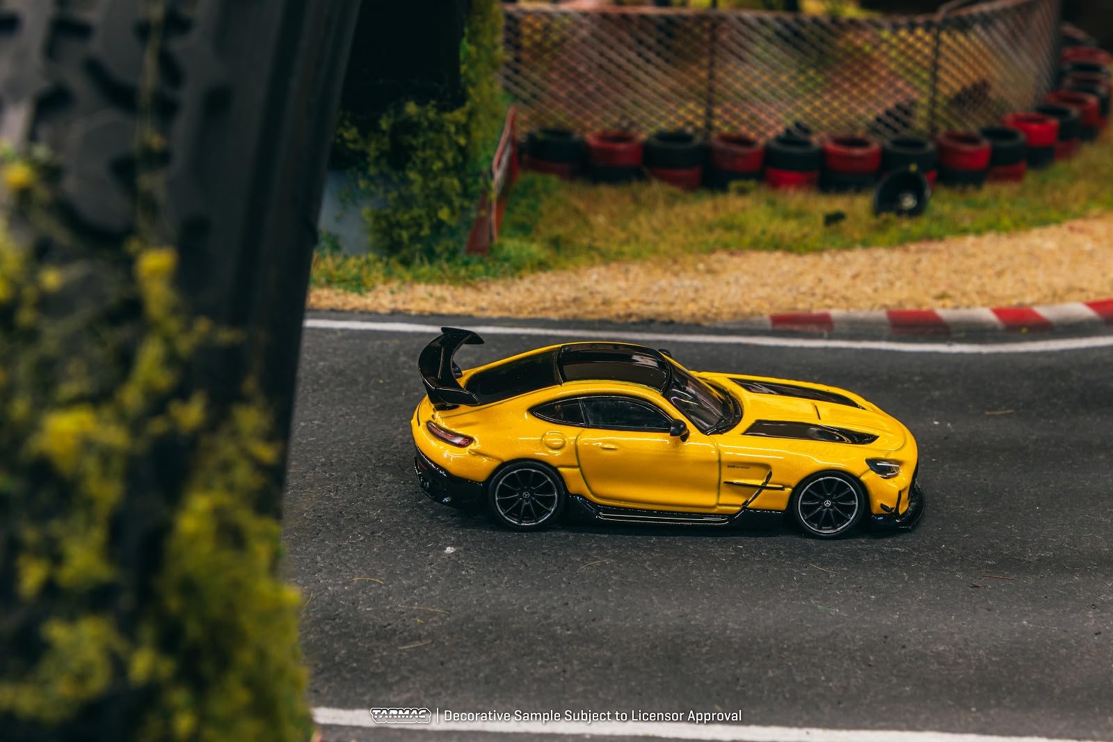 Amazon | TARMACWORKS 1/64 Mercedes-Benz AMG GT Black Series