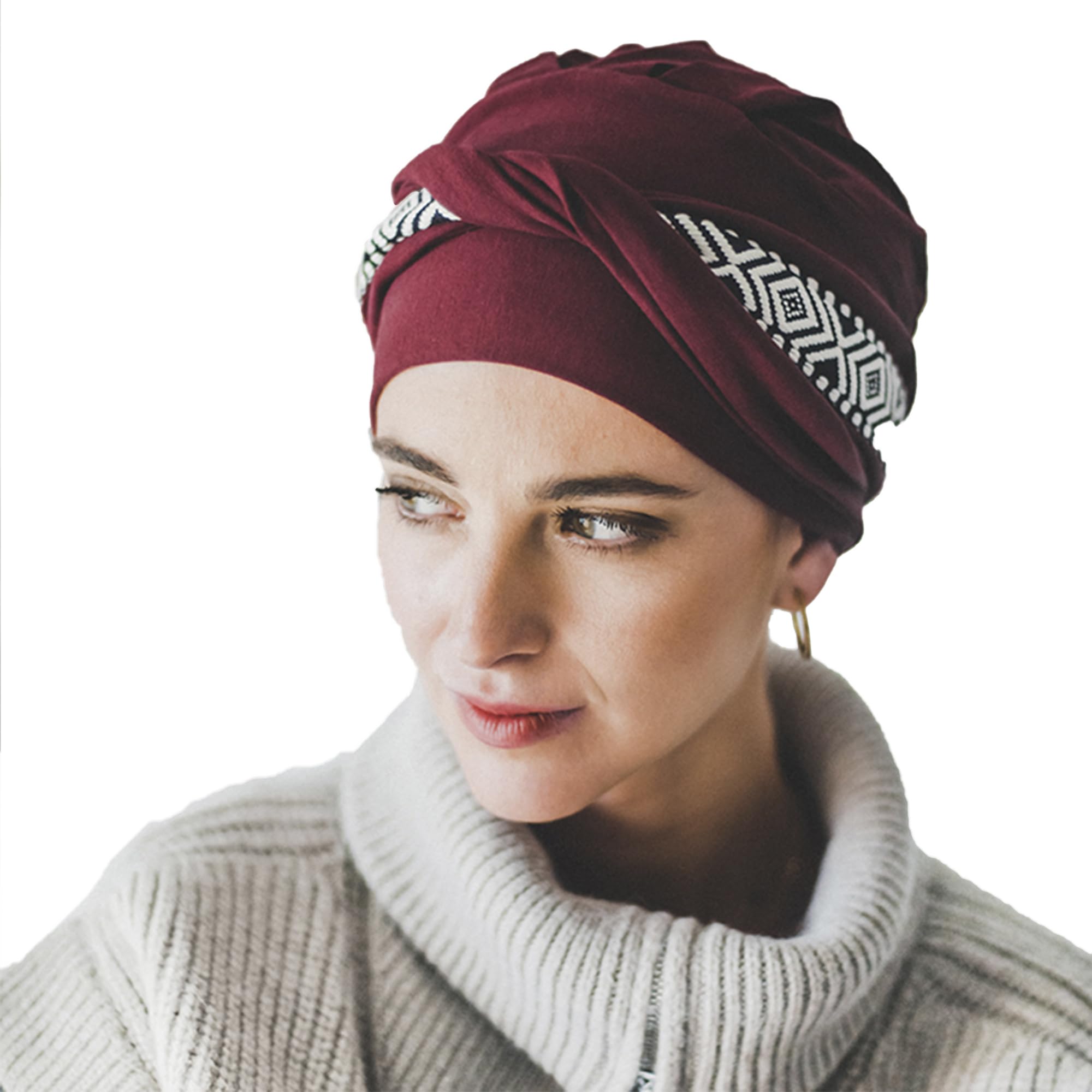 CAREBELL Turbante Oncológico Modelo Confort – Diseño Ikat Burdeos, Bambú Suave y Transpirable, Especial para Quimioterapia, Alopecia y Piel Sensible