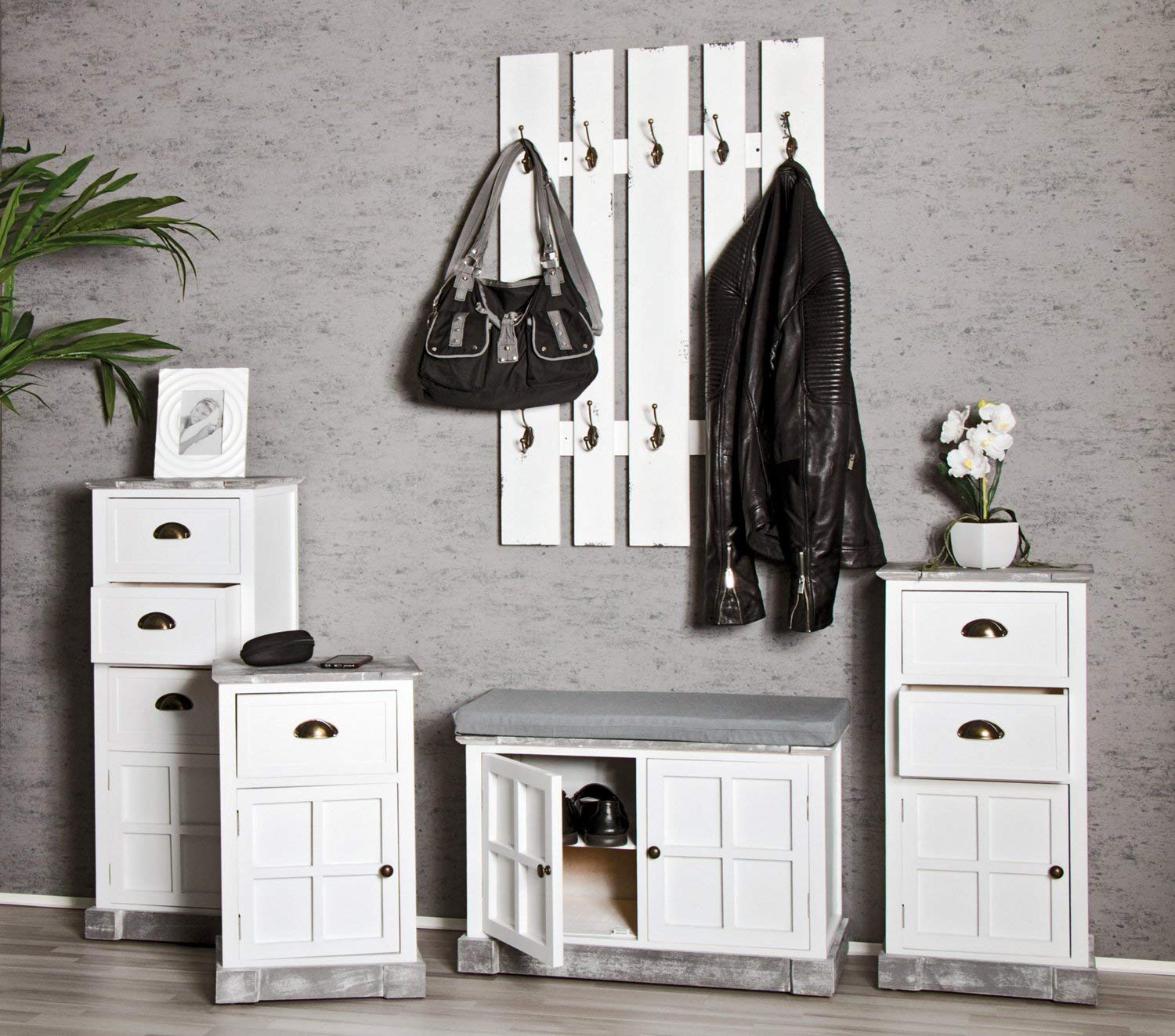 HAKU Perchero de pared blanco, blanco, MDF, metal - Dim.: AN 65 cm x AL 100 cm x P 9 cm, Estilo: Industrial