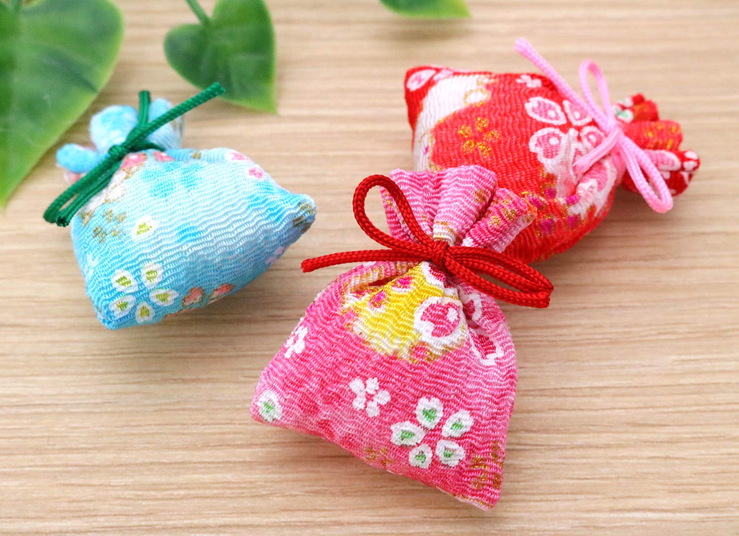 Amazon.co.jp: まつみ工芸 匂い袋 香りの泉 5個入 : ホーム＆キッチン