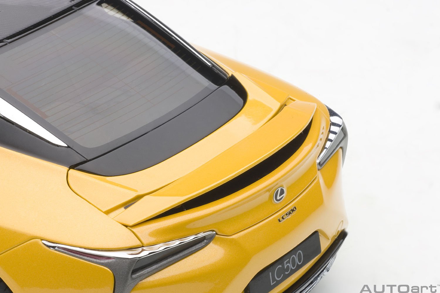 Amazon | AUTOart 1/18 レクサス LC500 メタリック・イエロー  