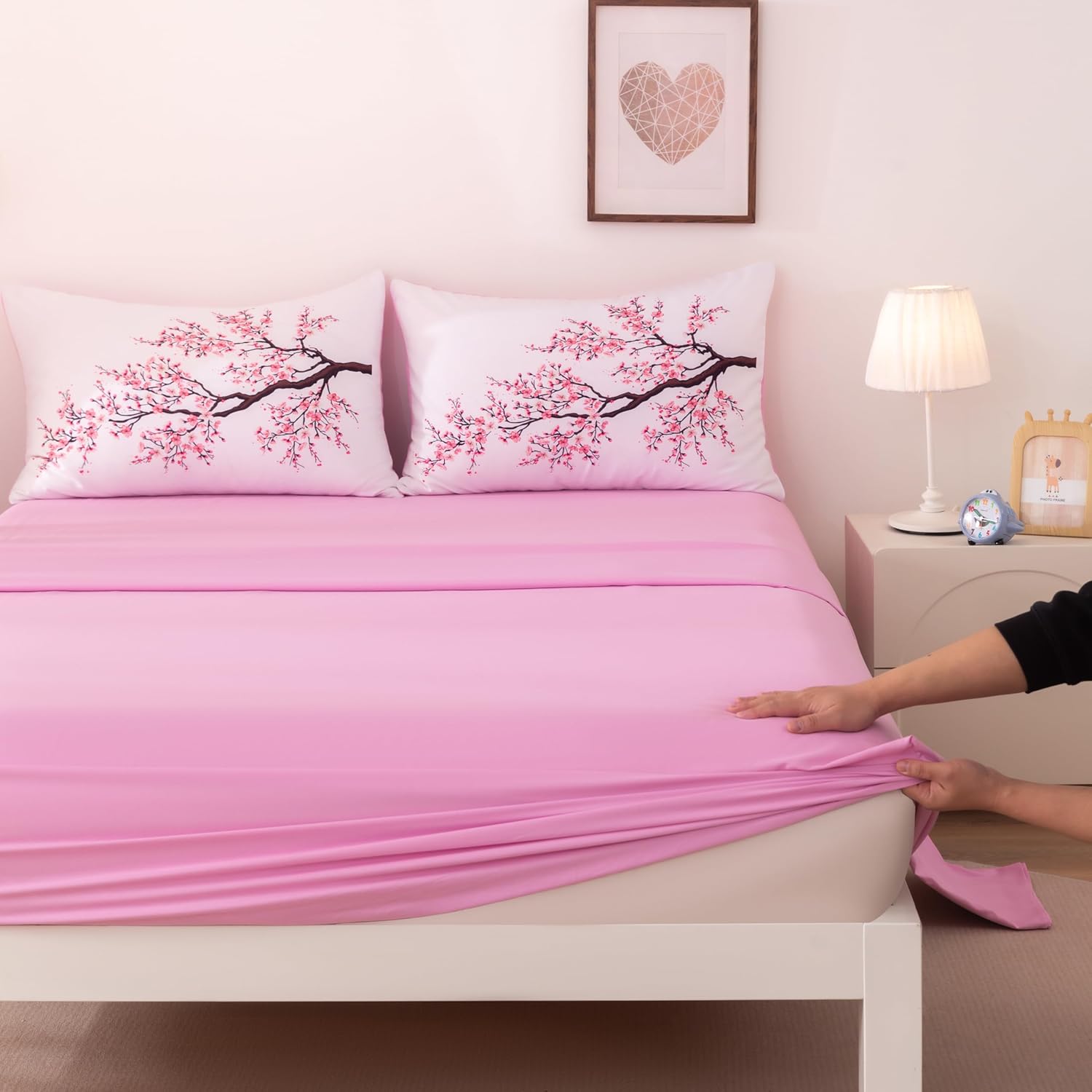 Suncloris Red Cherry Blossom Comforter Set Queen, 5pc Sakura Floral Bedding Set, Includes Lightweight Quilt, 2 Pillowcases, Flat & Fitted Sheet, Microfiber Bedding for Girls Teens (Red (5pcs), Queen)