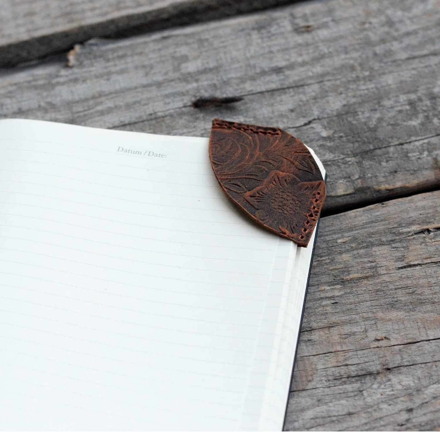 JJNUSA 3Pcs Leather Bookmark Page Corner Page Maker Leather Bookmark Gift for Him, Christmas, Husband, Anniversary, Girlfriend, Valentines Day, Wife, Gift for Reader