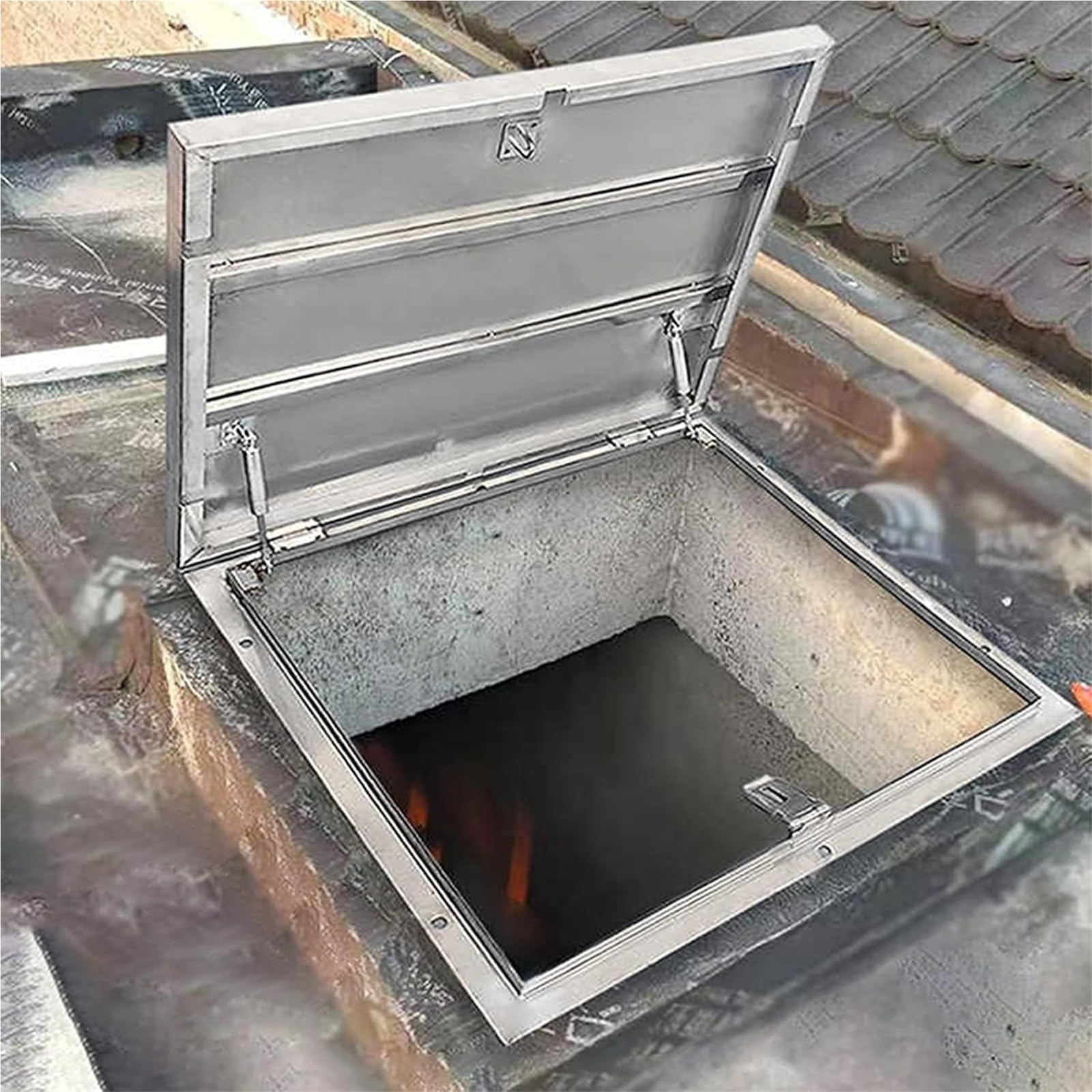 Wlh Alexanders One Color Roof Hatch Heavy Duty Attic Door With Stainless Steel Waterproof Skylight Roof Window For Home Commercial Use Loft Hatch(75 * 75Cm)
