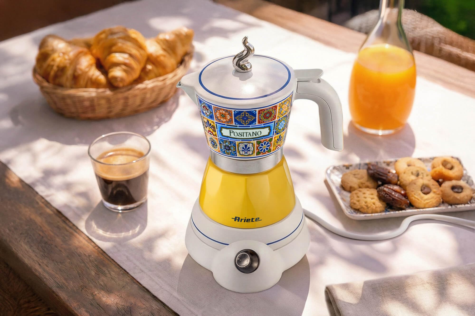 Ariete 1358/1P Moka Aroma Positano, Moka elettrica, 400W, 2/4 tazze, Cordless, Spegnimento automatico, Mantenimento temperatura