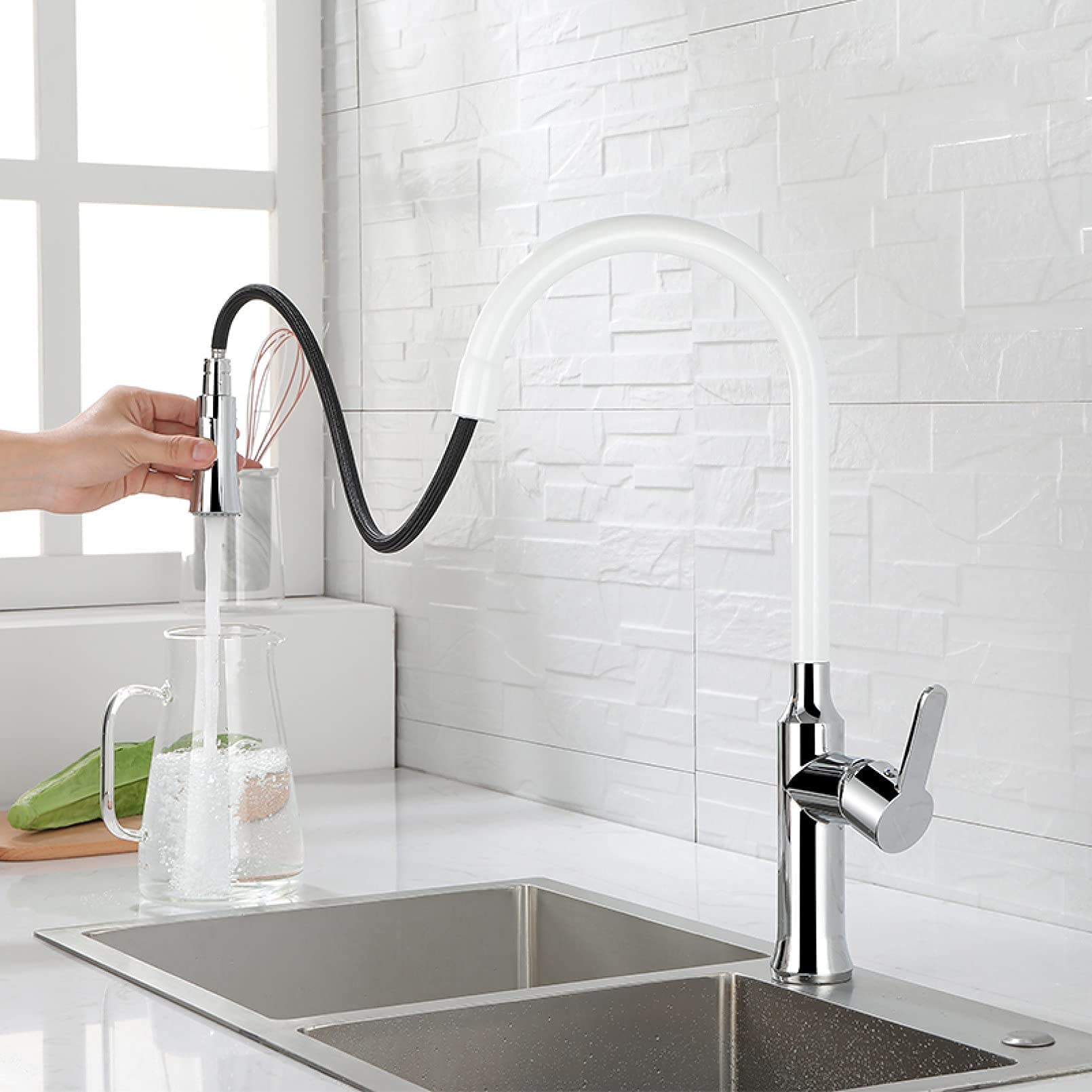 Robinet de cuisine pour évier chaud et froid lors de vos repas