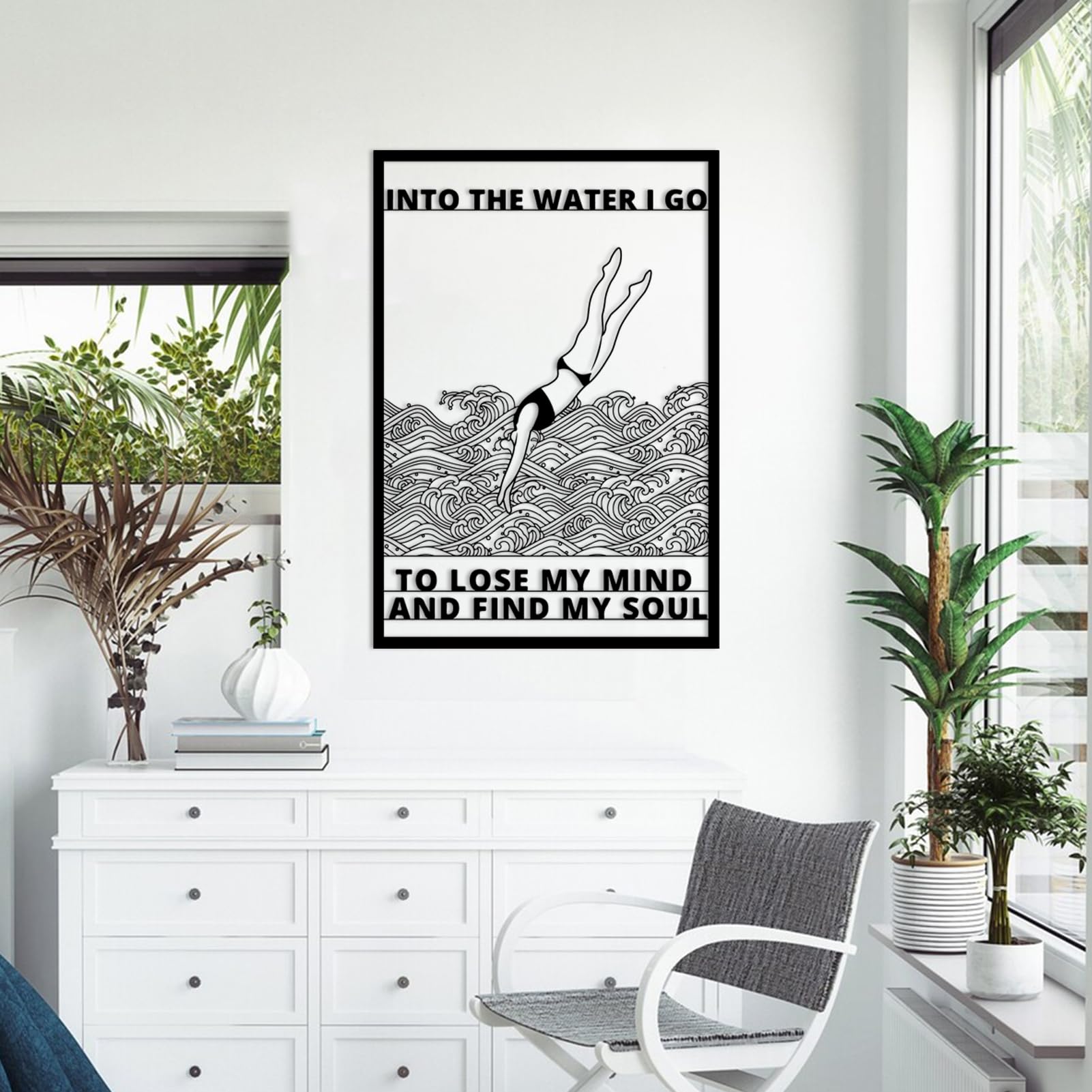 Nowoczesna minimalistyczna metalowa dekoracja ścienna z motywem tropikalnym do pływania i sportów wodnych, idealna do łazienki, salonu lub sypialni (biały, 62 x 43 cm)