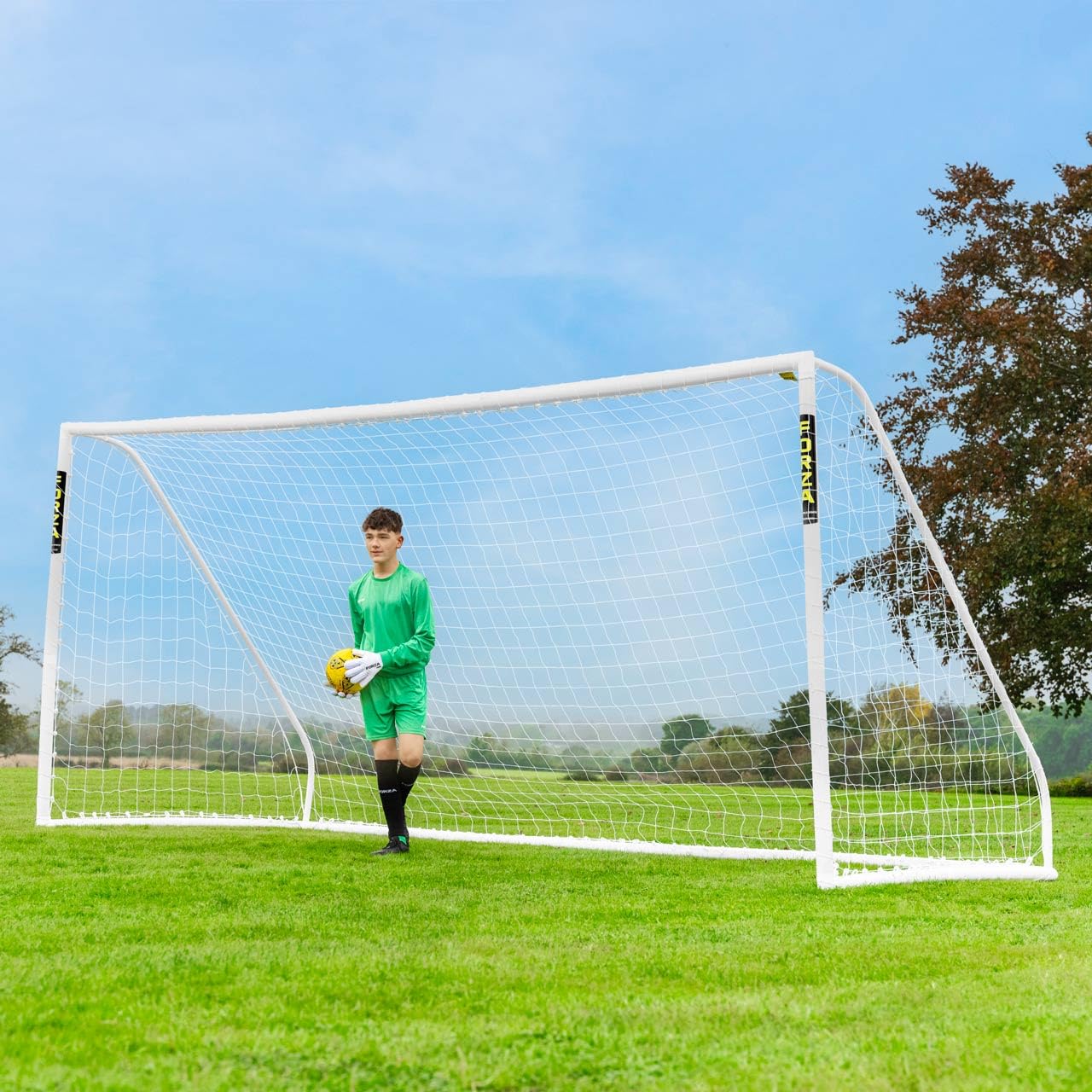 FORZA But de Football de Match en PVC [6 Tailles] | Cage de Jardin Légère et Imperméable pour Enfants | Poteaux, Filet, Clips | Mur de Tir en Option