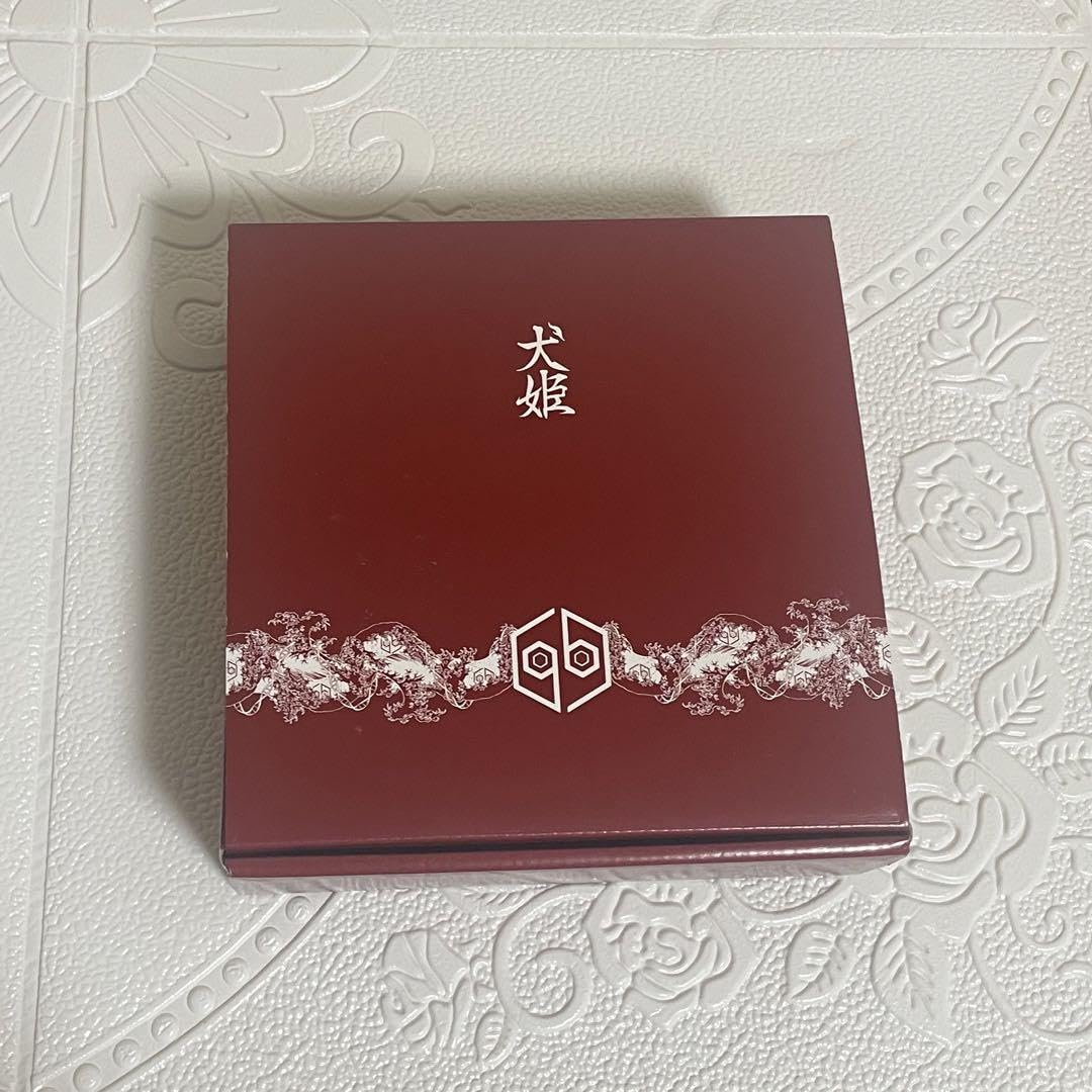 Amazon.co.jp: 女王蜂 犬姫 徳利&お猪口セット : ホーム＆キッチン