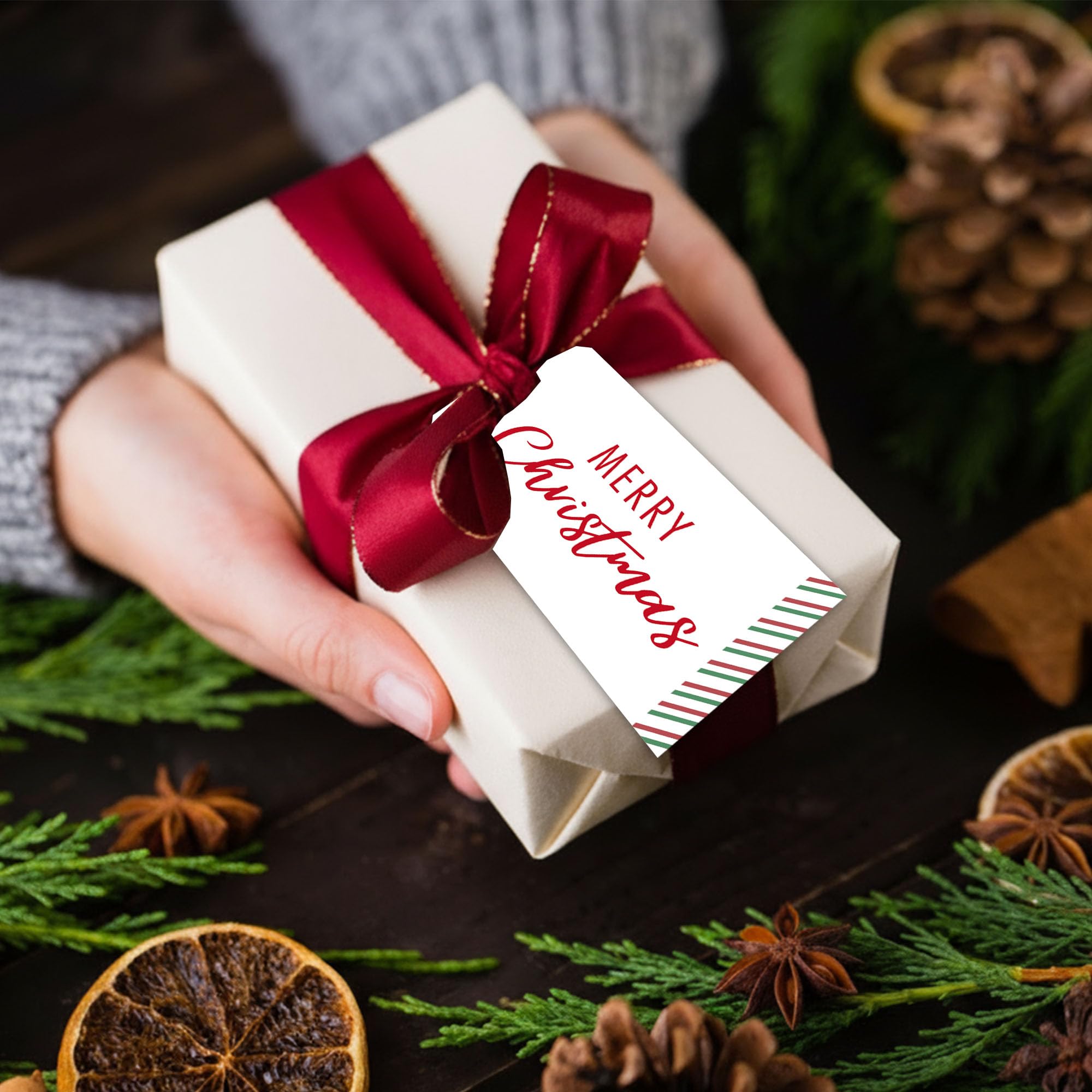 C08 Weihnachts-Geschenk-Etiketten mit Schnur, 5,1 x 8,9 cm, weiß, minimalistische Weihnachts-Geschenkanhänger, 50 Stück