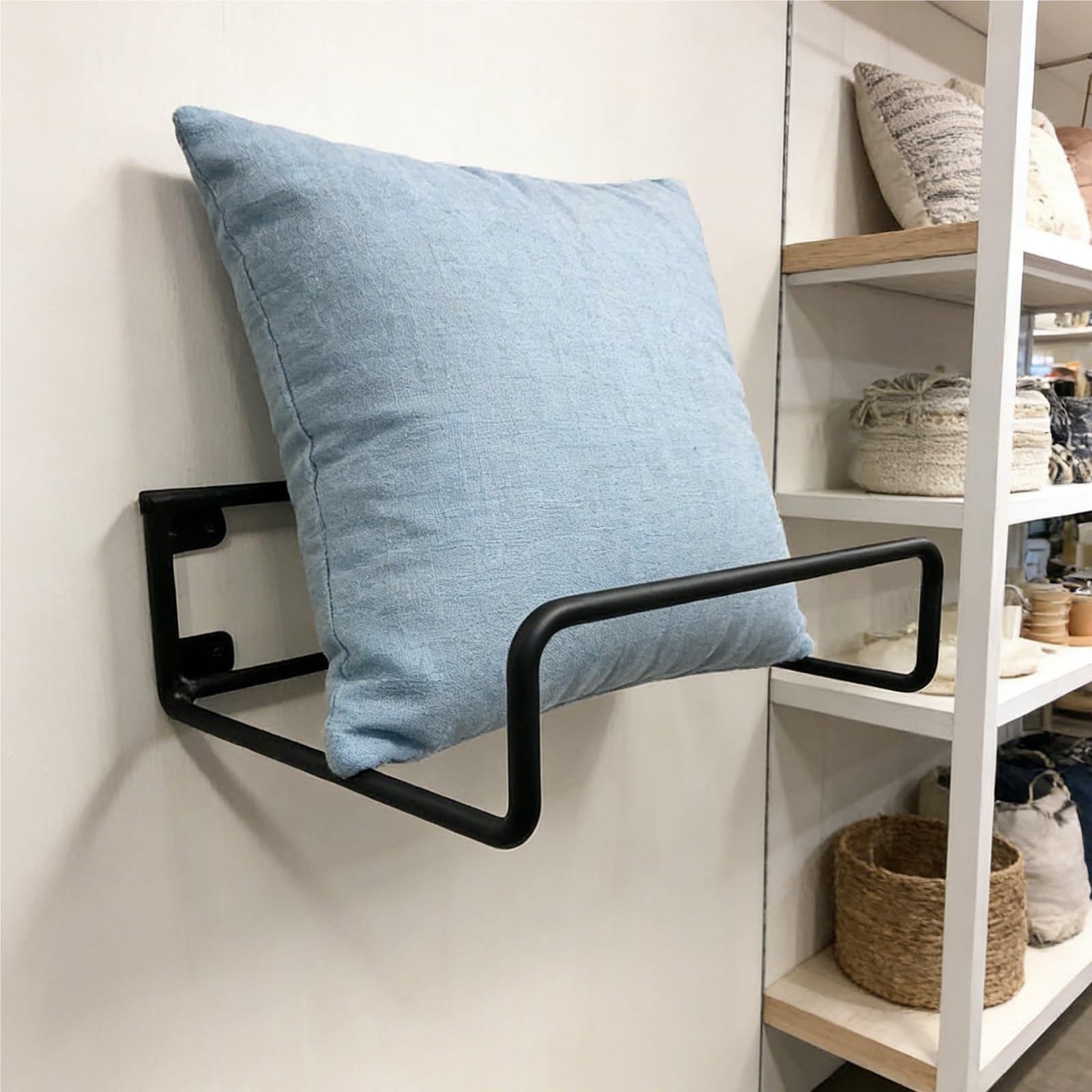 Estante de pared para cojines: la solución que ahorra espacio y elimina el desorden del suelo