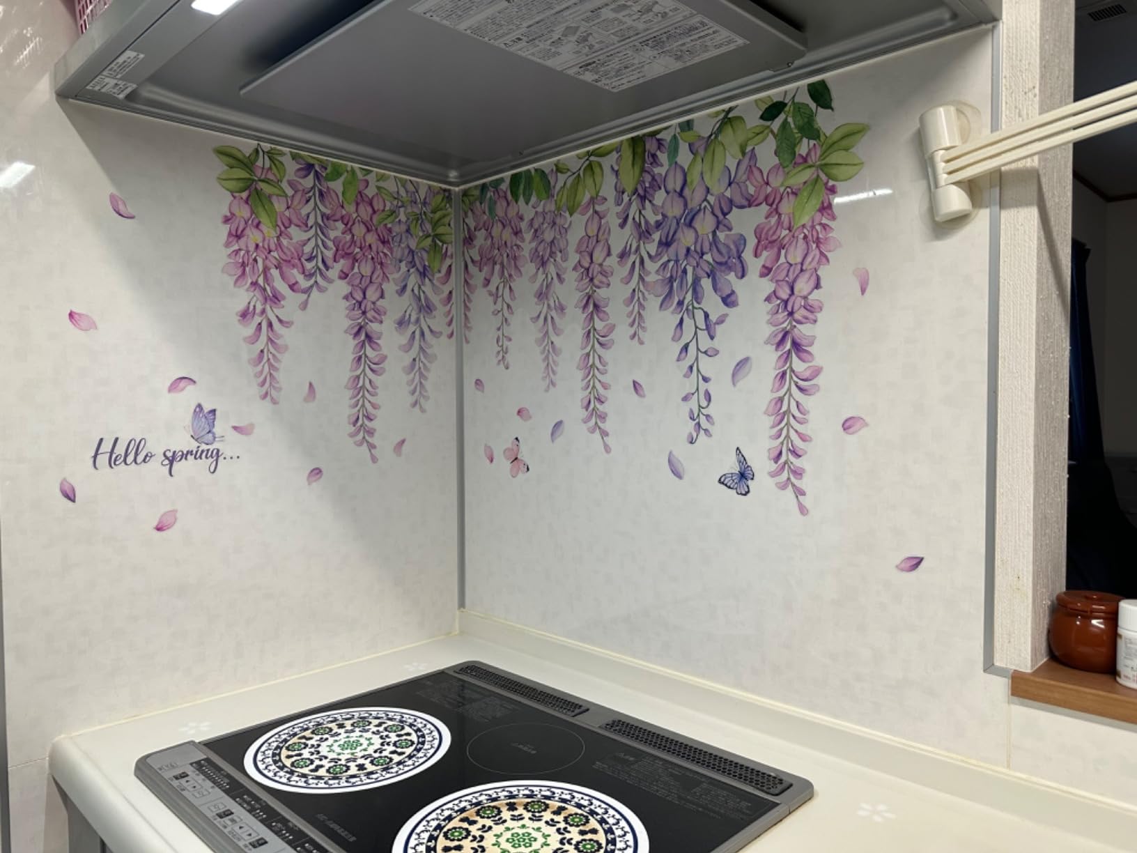 Amazon.co.jp: WOHAHA ウォールステッカー 植物 おしゃれ 景色 紫のつる 花 蝶 hello spring 壁紙シール ...