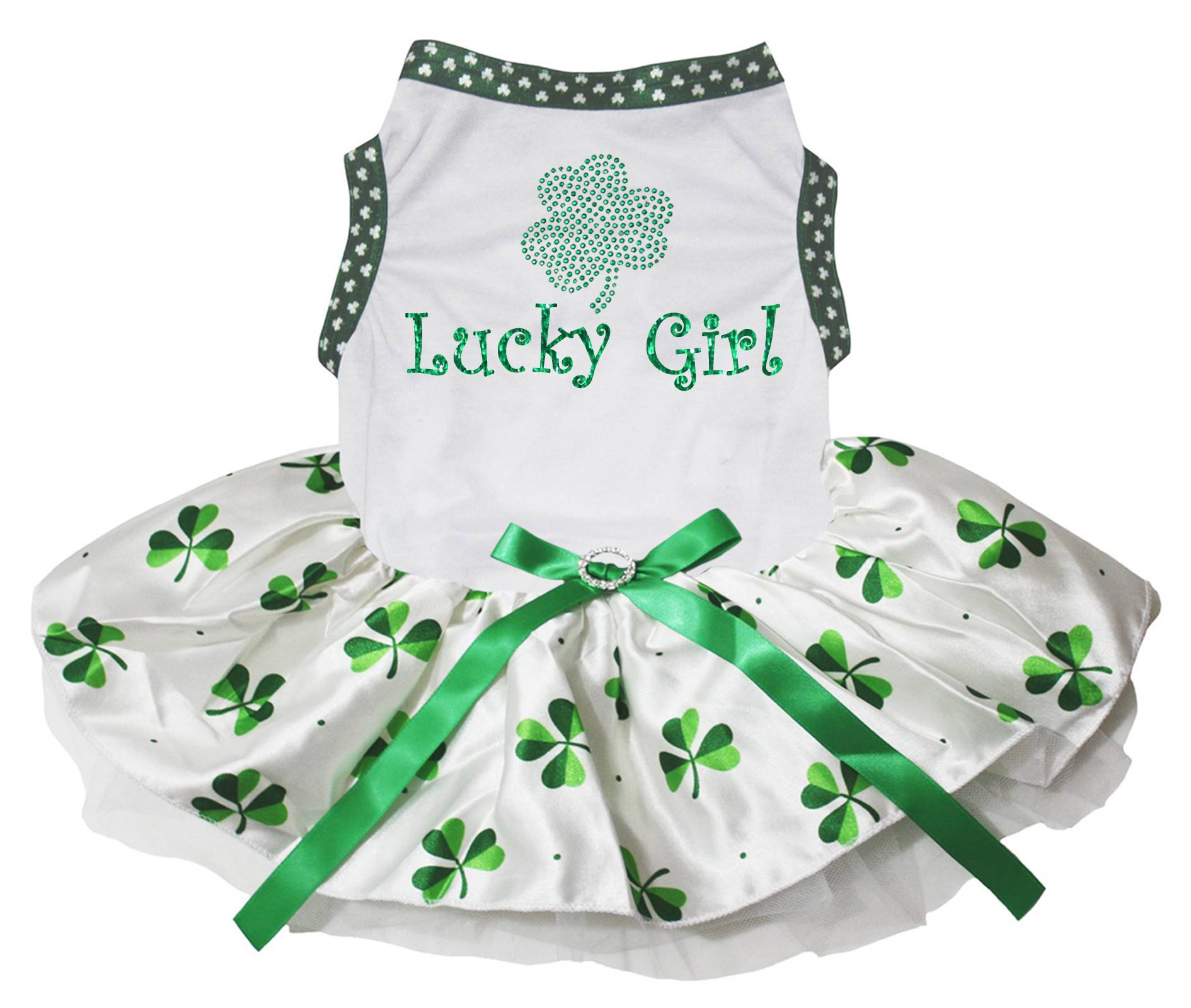 Robe pour chien trèfle vert chic pour les promenades de printemps en ville