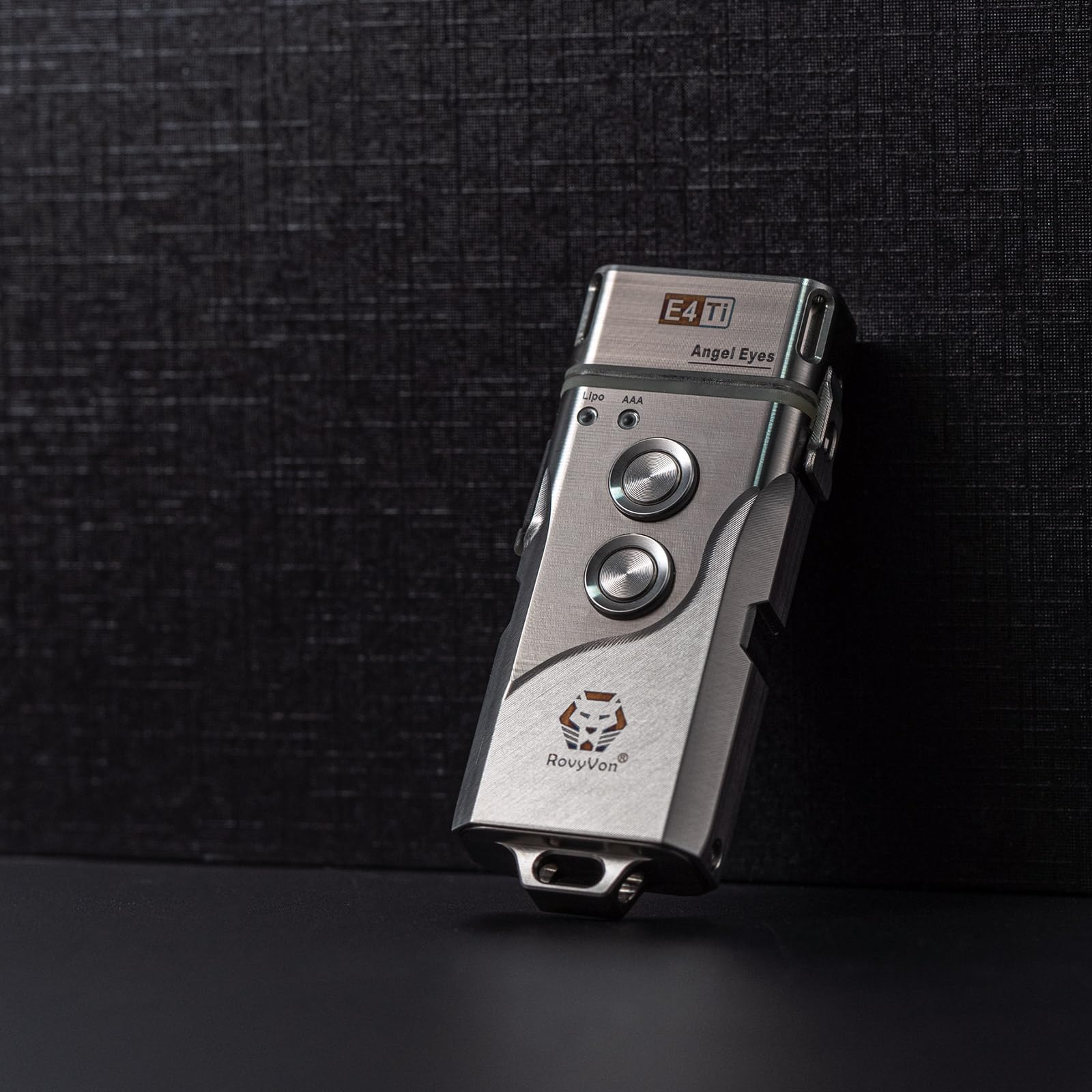 RovyVon E4 チタン LED 懐中電灯 RovyVon E4 Hybrid Titanium Keychain Flashlight