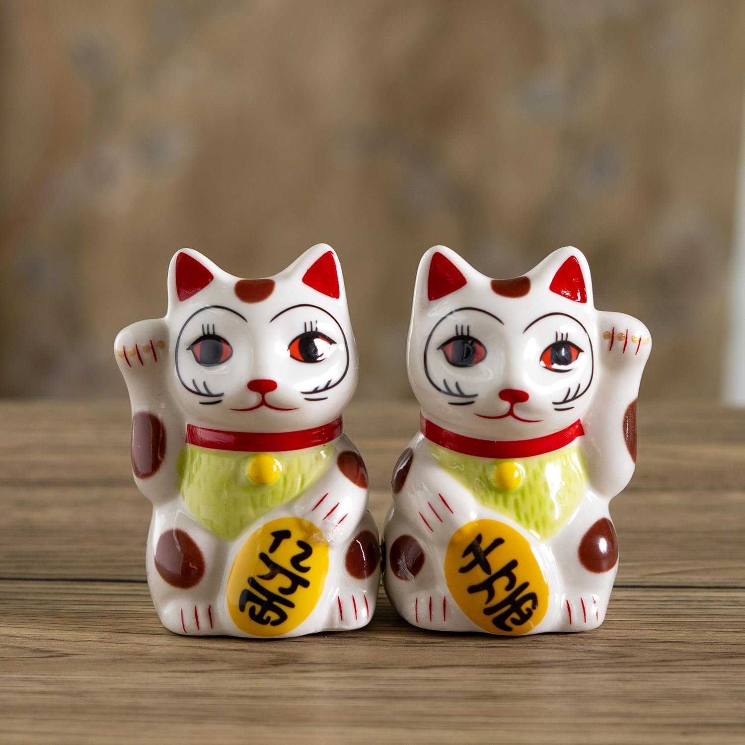 Pacific Giftware Pacific Giftware Japanese Maneki Neko Ceramic Salt & Pepper Shakers Set Lucky Cat Kitchen Tabletop Decor Traditional Feng Shui Symbol for Good Fortune and Prosperity 3.25"H