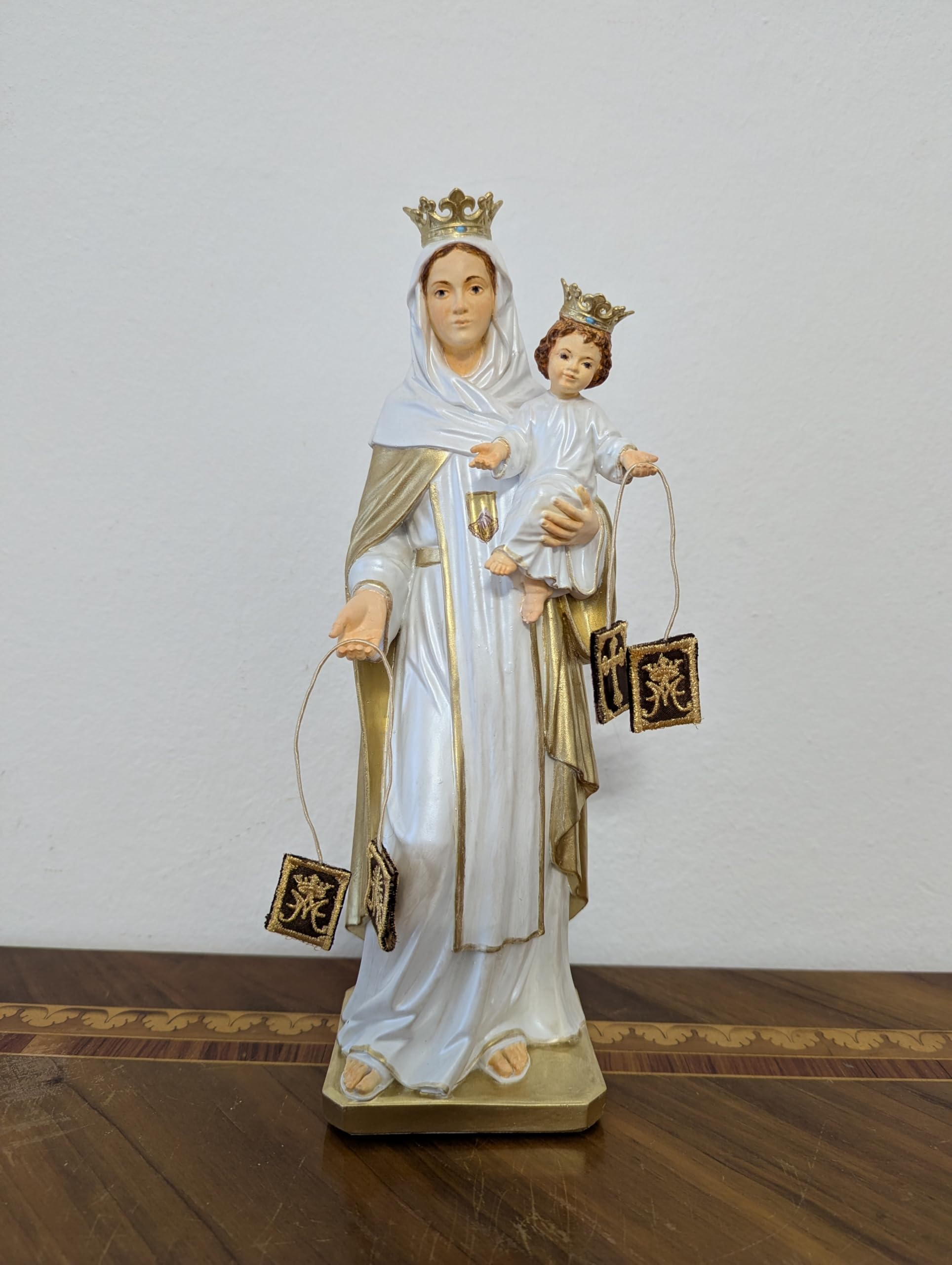 OVUNQUE PROTEGGIMI Statua Madonna del Carmine 30 cm, in Resina dipinta a mano con Scapolari in stoffa, Prodotto Artigianale Italiano