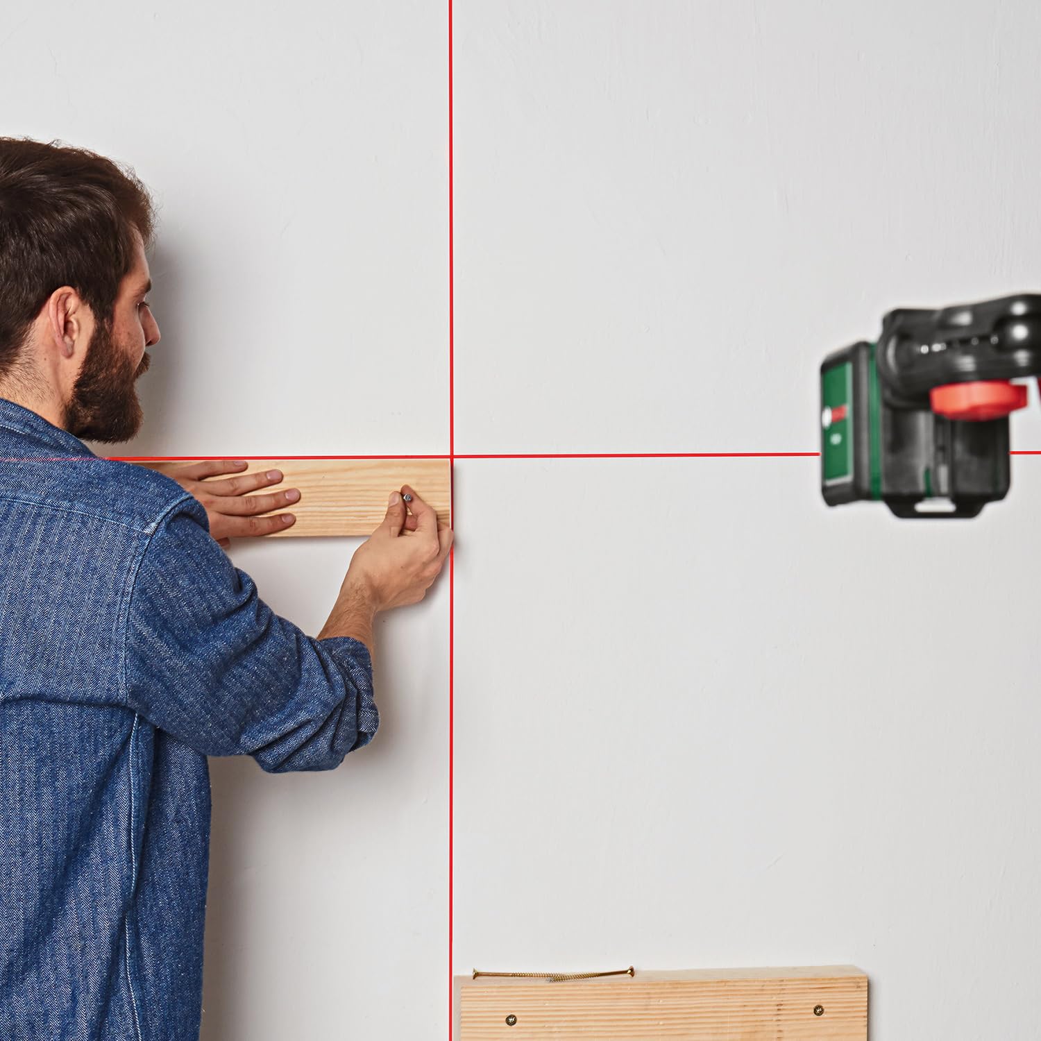 Bosch Home and Garden laser lignes Quigo avec pince universelle MM 2 (alignement facile et précis avec positionnement flexible de l’outil grâce à la pince, livré dans un carton)