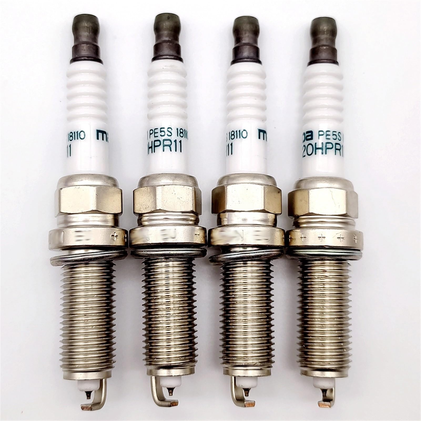 4 Pezzi Pe5s-18-110 Zc20hpr11 Candela di accensione all'iridio/per Mazda 2 3 6 Cx-3 Cx5 MX-5 1.5 2.0 2.5 Spina per Auto Zc20hpr11 Pe5s18110 Candela di accensione del Motore