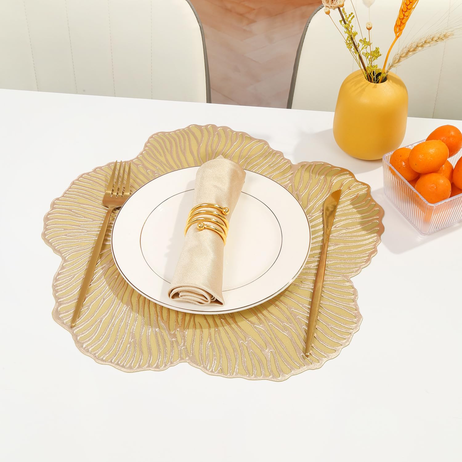 Salvamanteles Lavables, 4 Manteles Individuales Lavables de PVC Tejidos Manteles Individuales de Lujo con Flores de Papel de Aluminio Dorado Manteles Individuales Resistentes al Calor y Posav