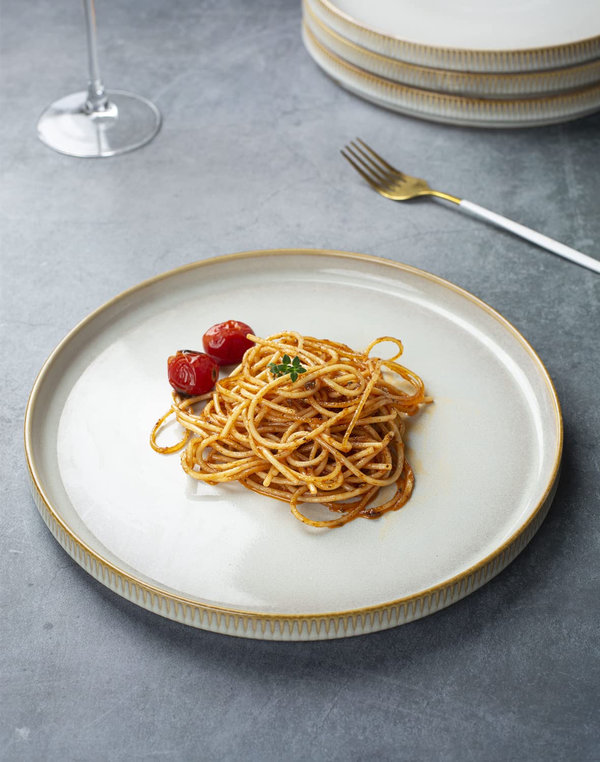 famiware Dinner Plates for 6, 10 inches Plate Set, Scratch Resistant, Stoneware Dinnerware, Kitchen Modern Rustic Serving Dishes, Cappuccino White